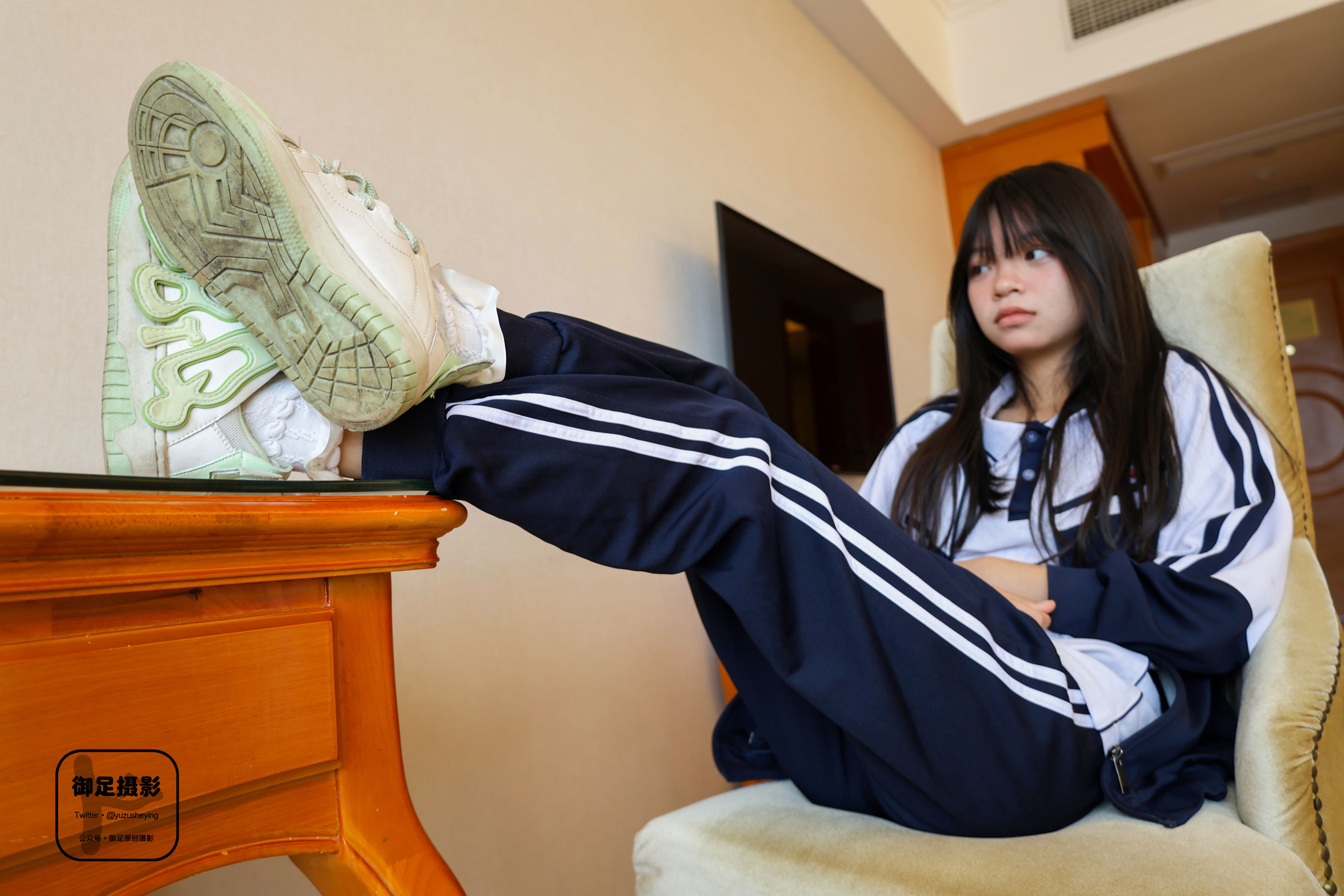 御足摄影 - 校服踩踩踩/(110P)