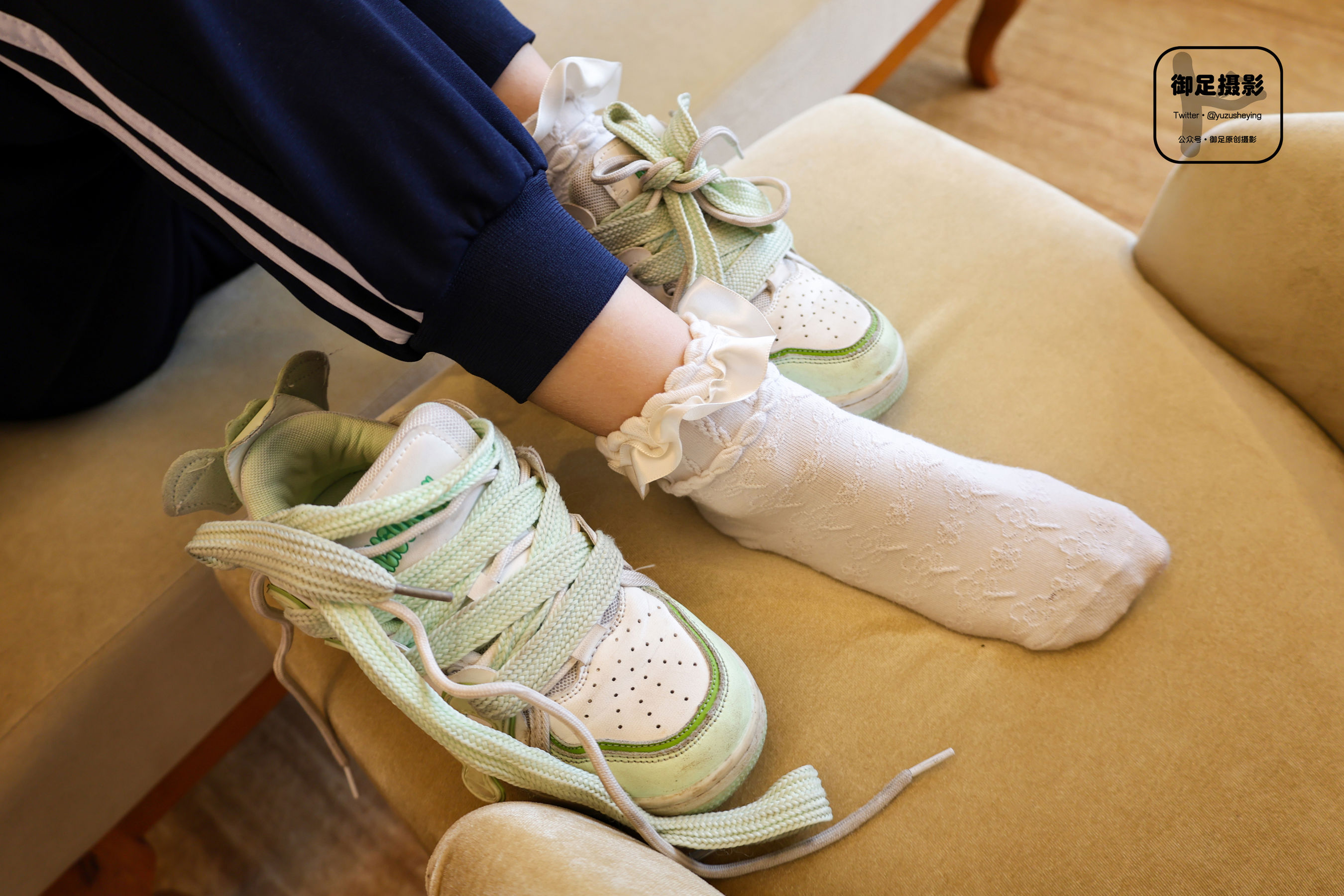 御足摄影 - 校服踩踩踩/(110P)