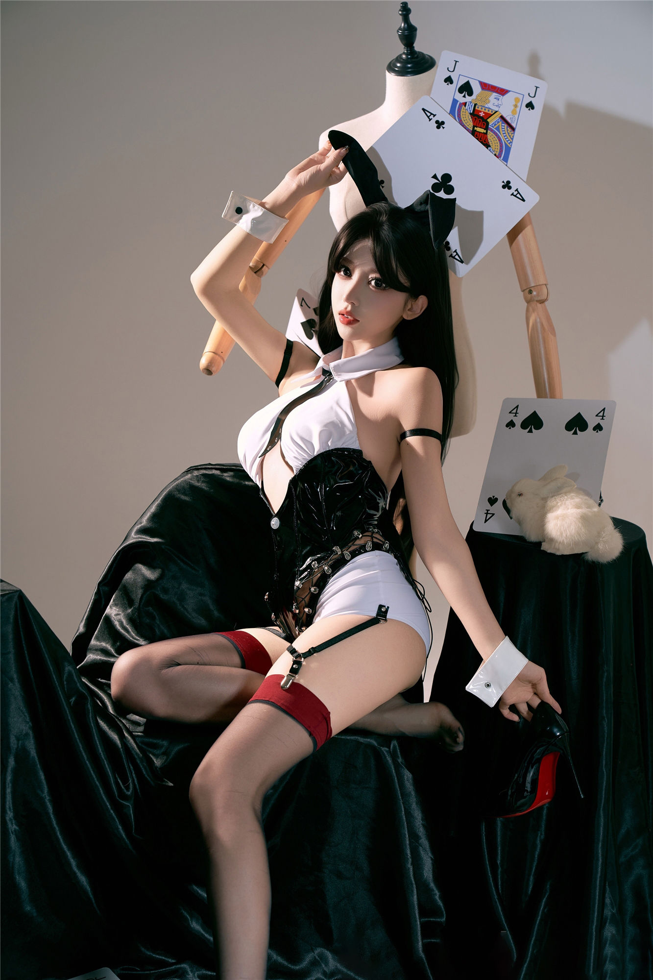 斗鱼米线线sama 写真 - 卡牌兔女郎/(49P)