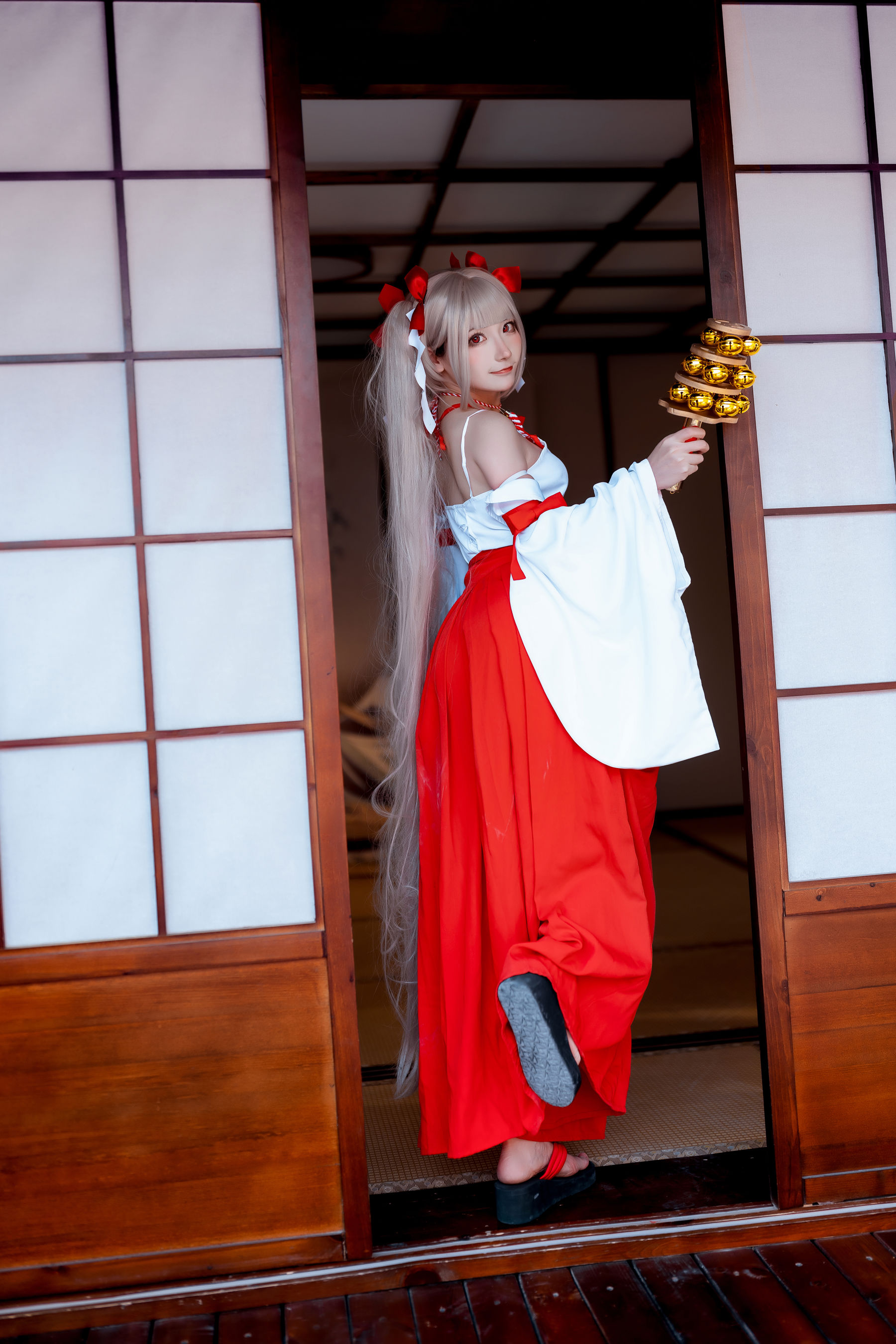 是三不是世w - 碧蓝航线 可畏 巫女/(21P)