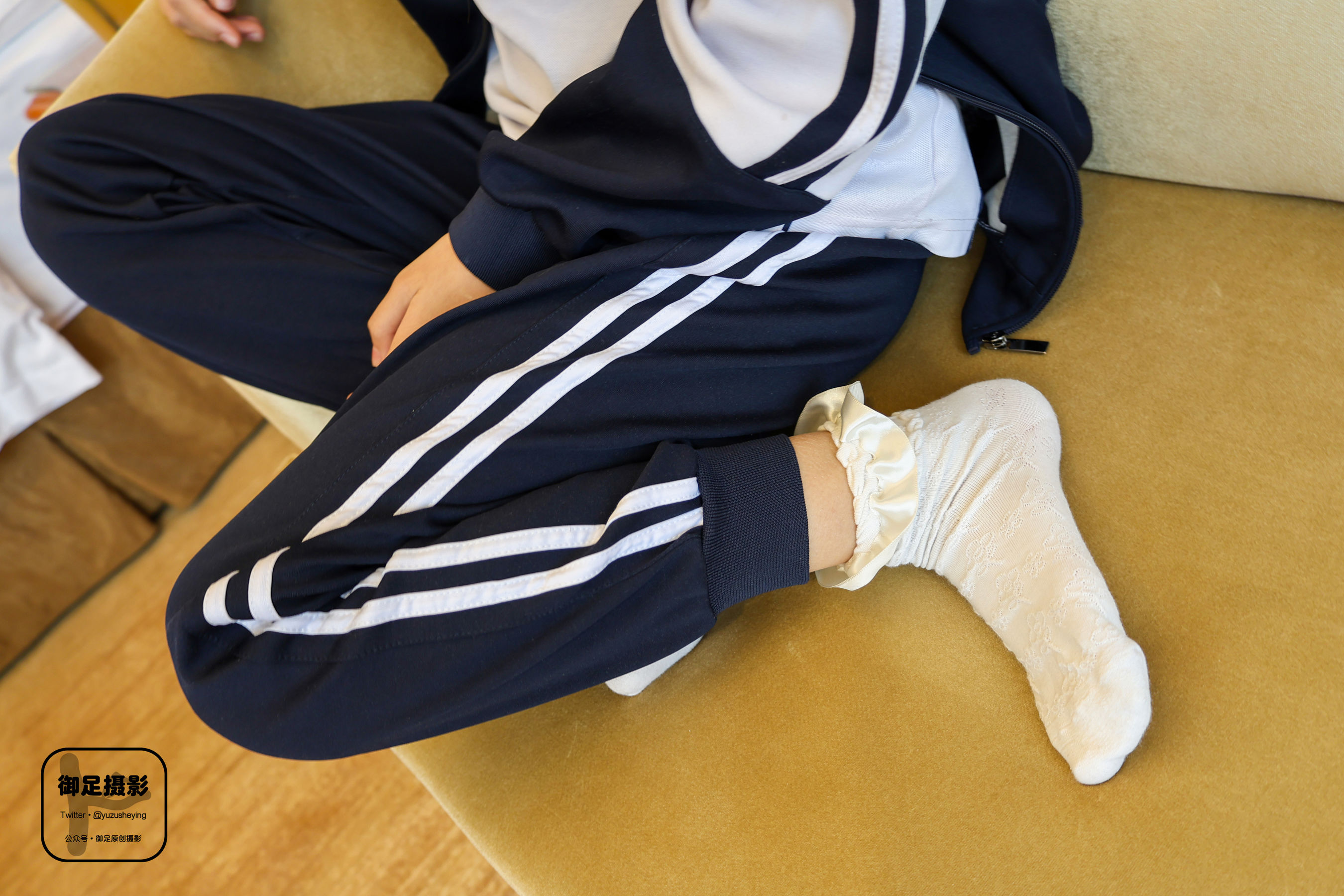 御足摄影 - 校服踩踩踩/(110P)