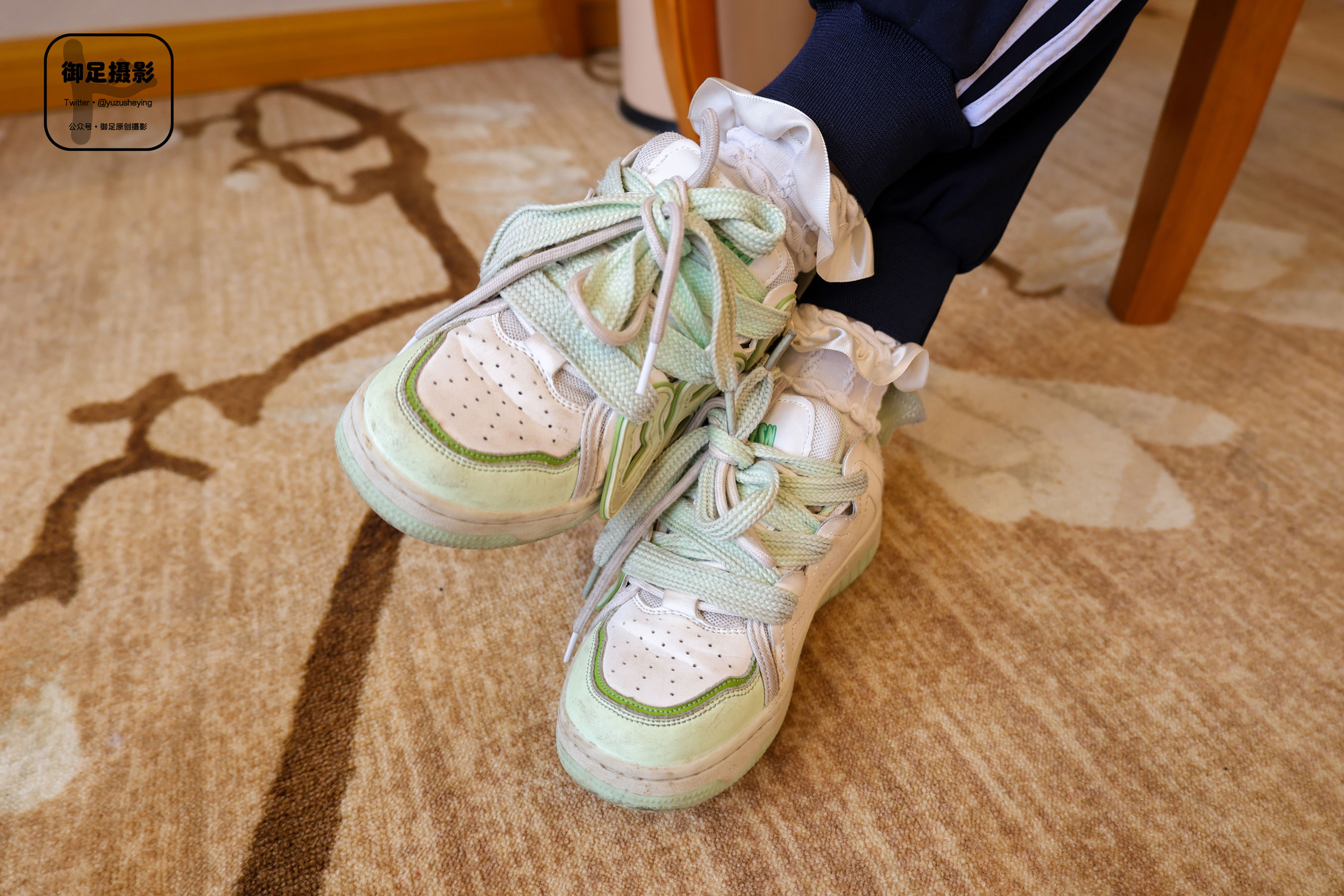 御足摄影 - 校服踩踩踩/(110P)