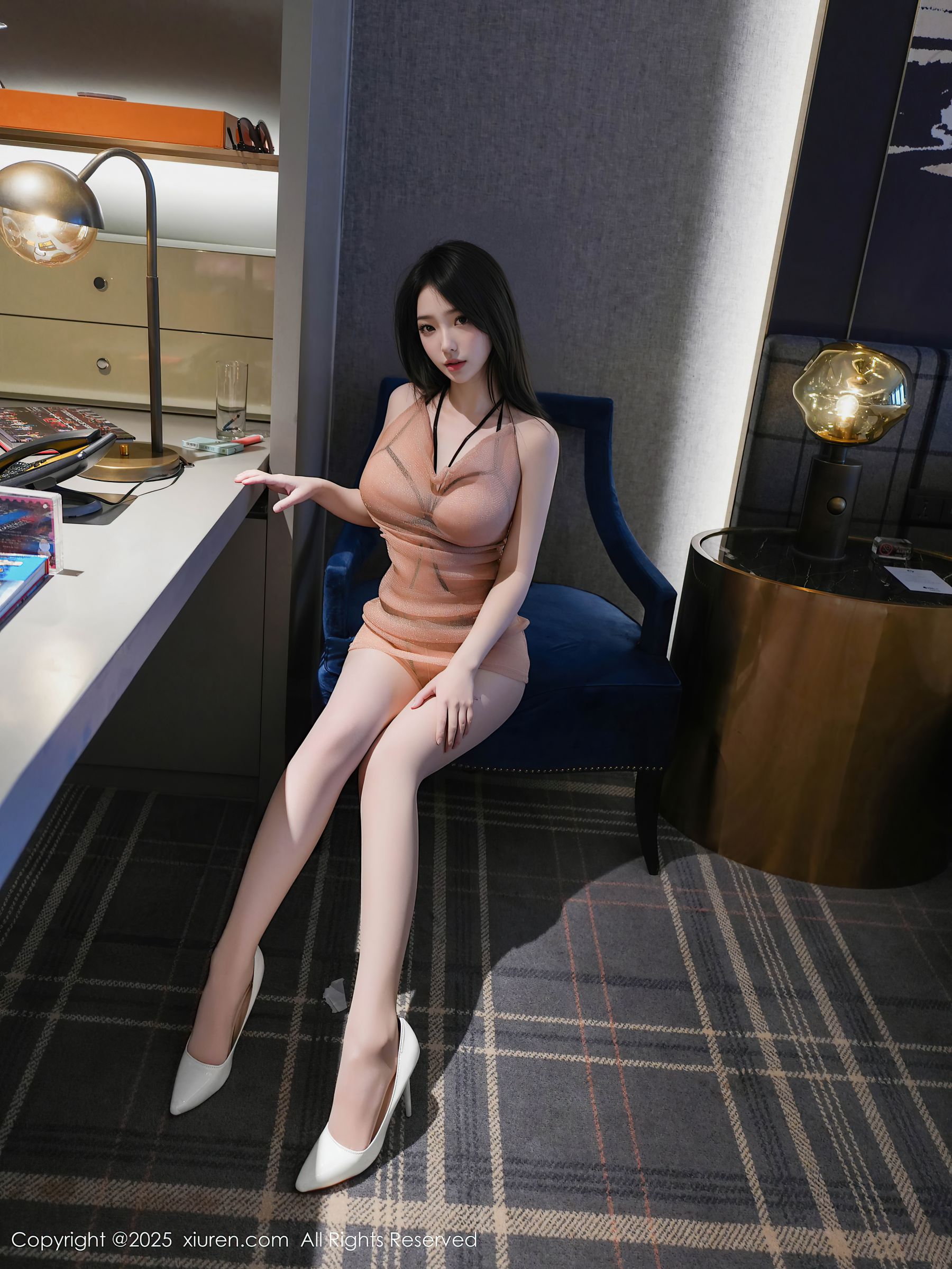 [秀人XiuRen] 2025.09.12 No.10758 烧烧小桃/(46P)