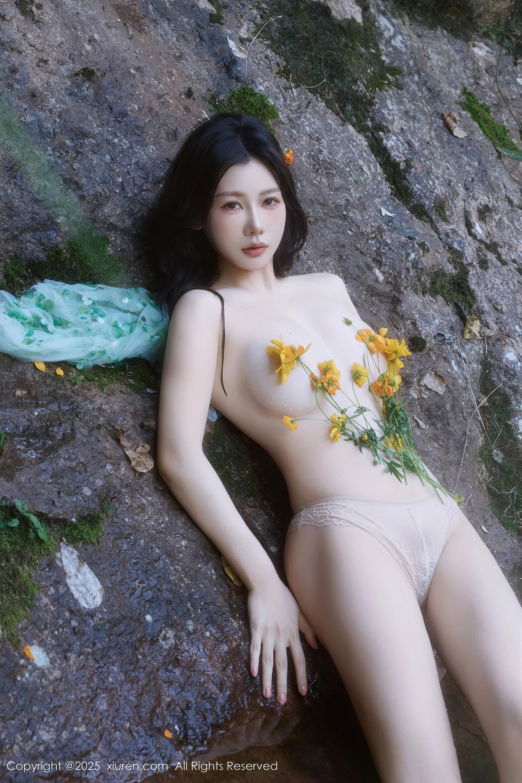 [秀人XiuRen] 2025.09.11 No.10756 尹甜甜sunny/(60P)