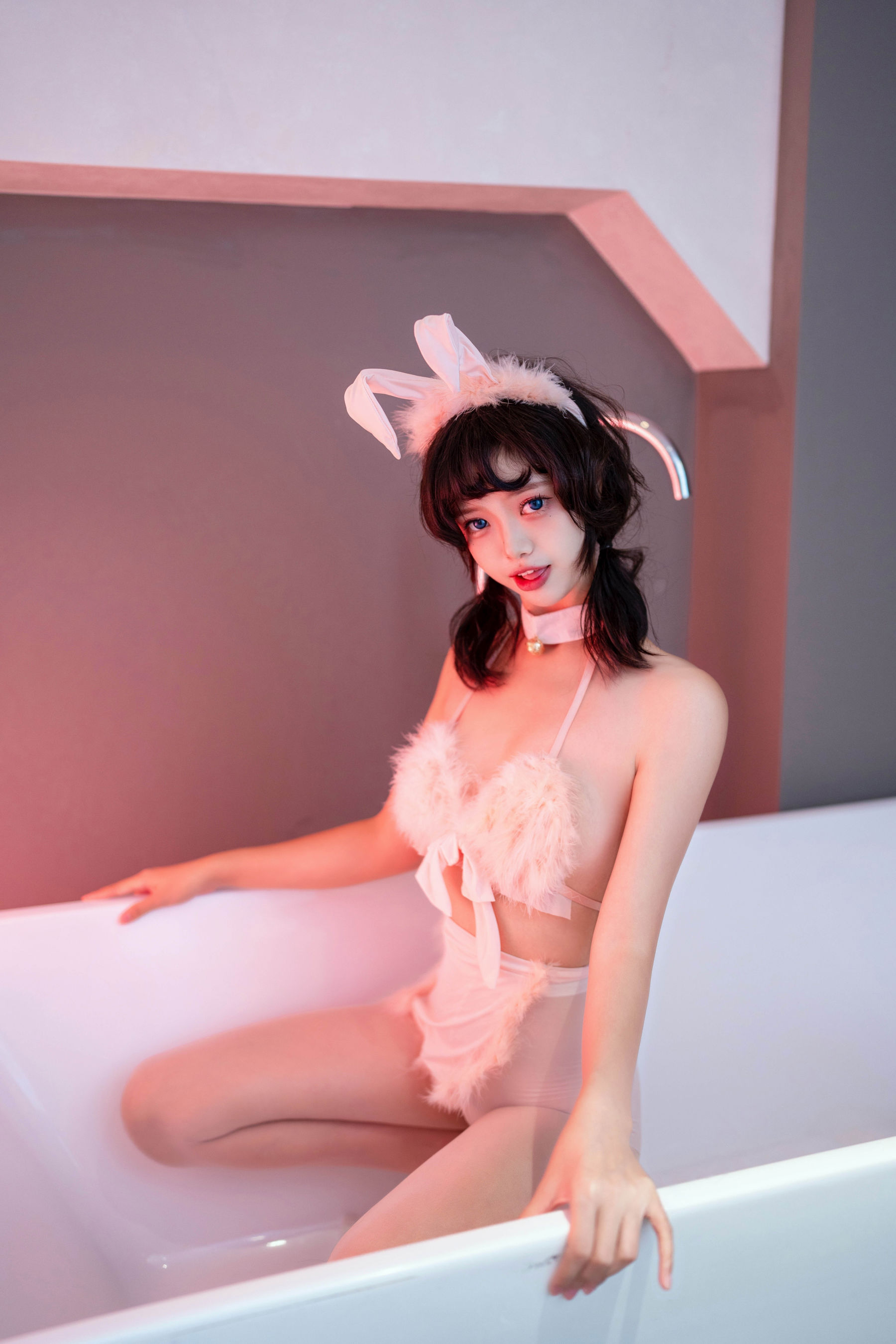 巧巧 - 粉红色的小兔子/(90P)