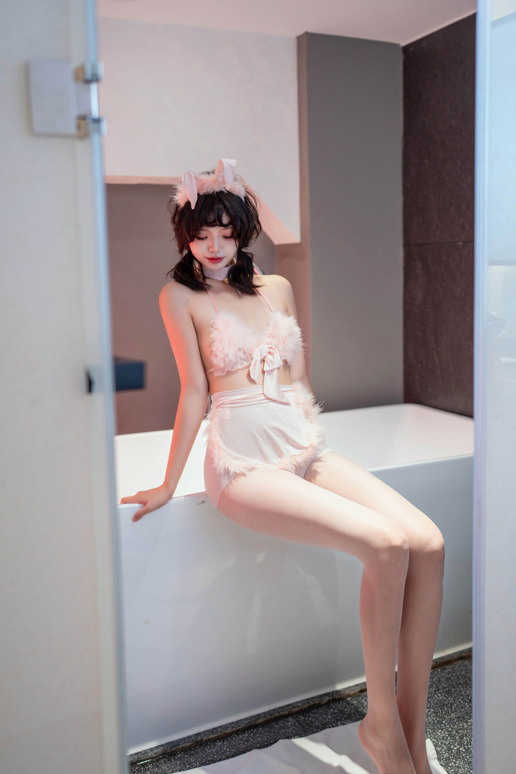 巧巧 - 粉红色的小兔子/(90P)