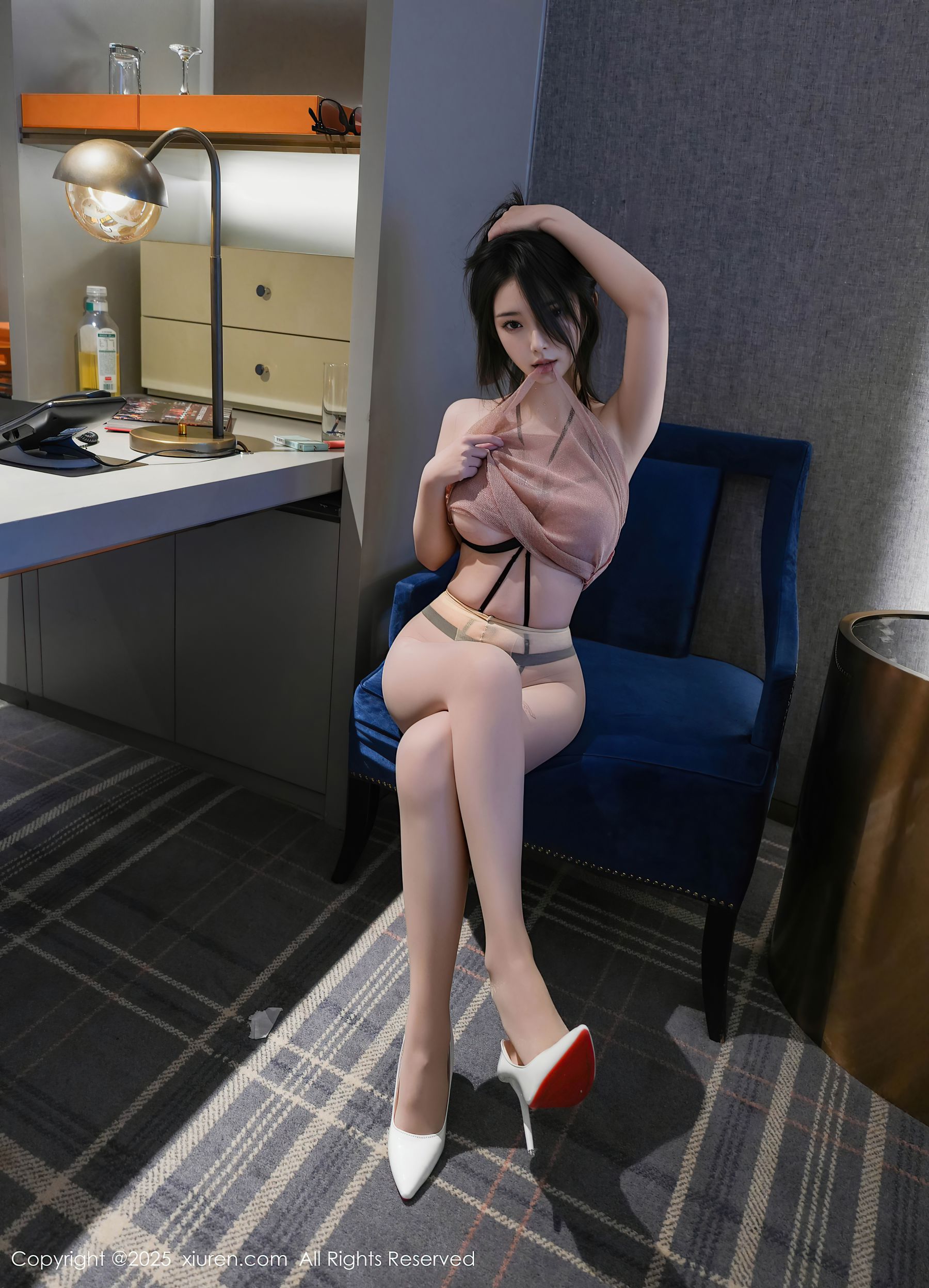 [秀人XiuRen] 2025.09.12 No.10758 烧烧小桃/(46P)