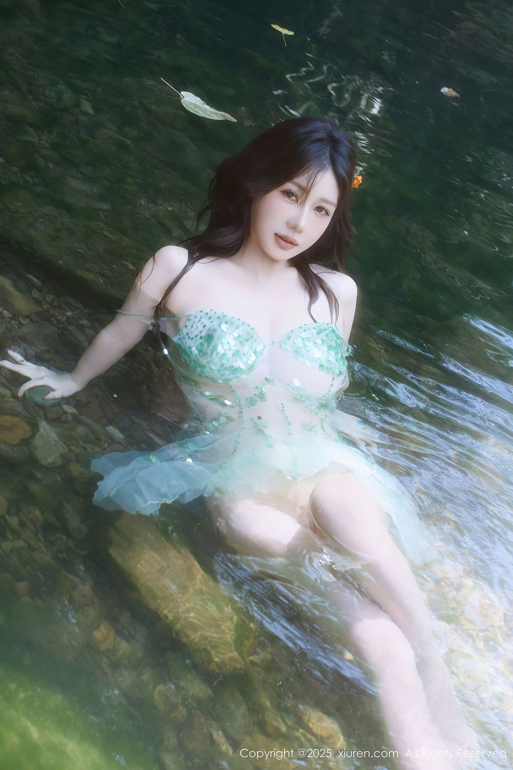 [秀人XiuRen] 2025.09.11 No.10756 尹甜甜sunny/(60P)