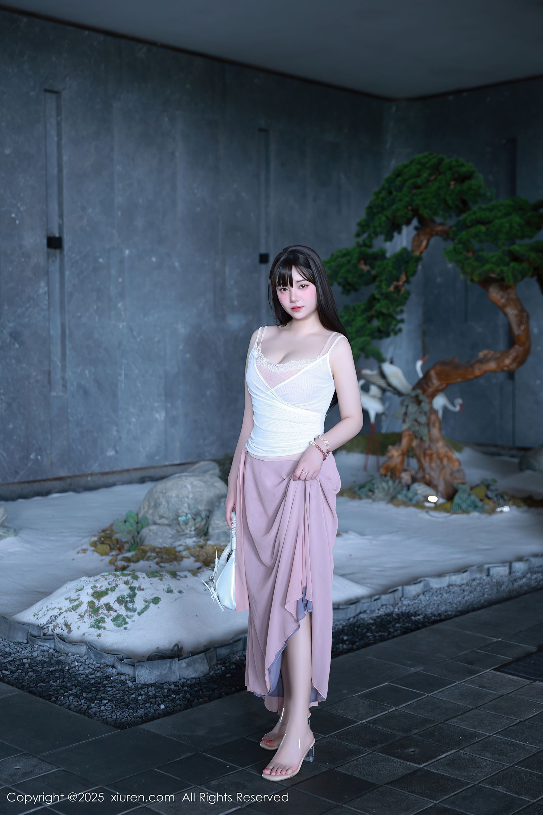 [秀人XiuRen] 2025.09.09 No.10746 软情/(86P)