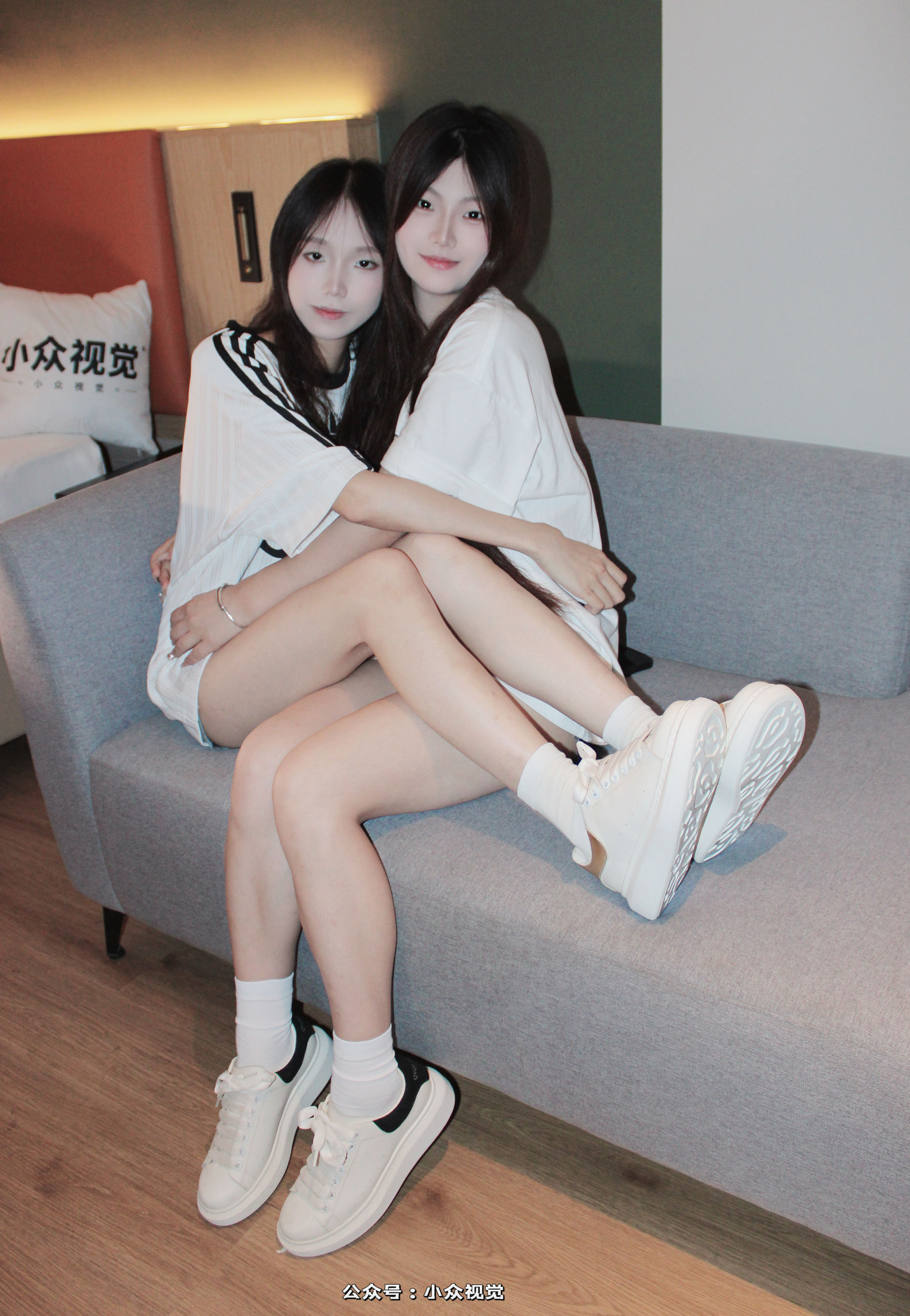 小众视觉 NO.0011 小苹果&芳芳/(130P)