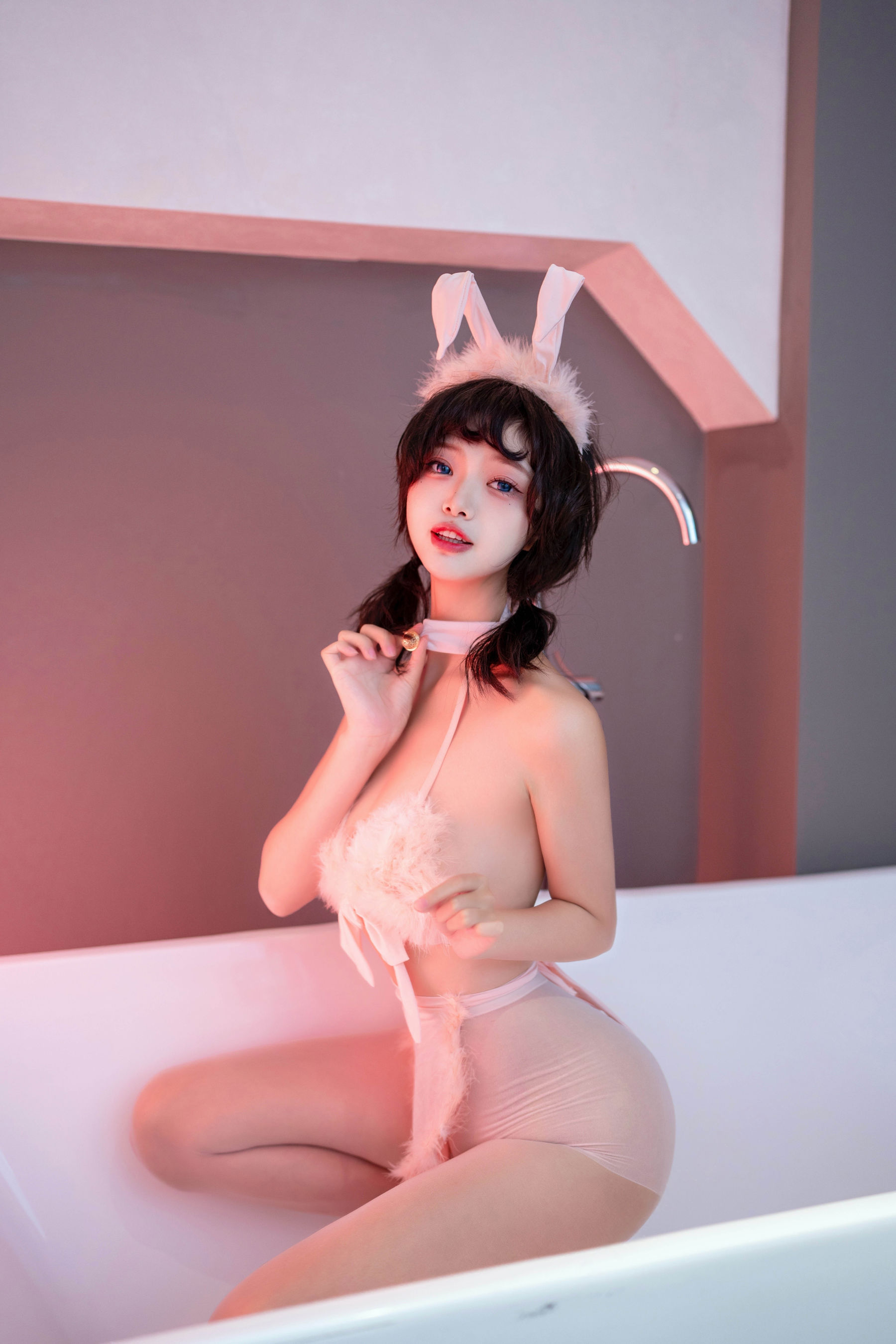 巧巧 - 粉红色的小兔子/(90P)