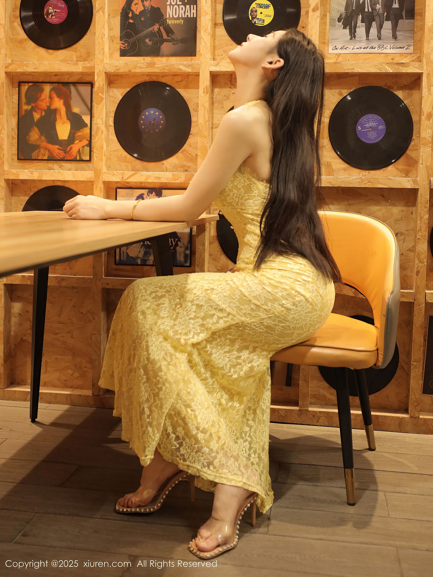 [秀人XiuRen] 2025.09.01 No.10715 梨霜儿/(78P)