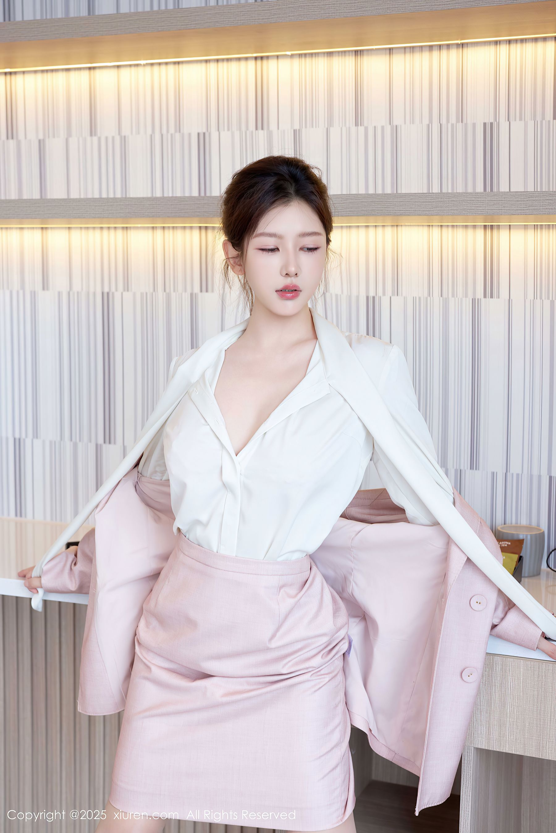 [秀人XiuRen] 2025.09.04 No.10728 尹甜甜/(69P)