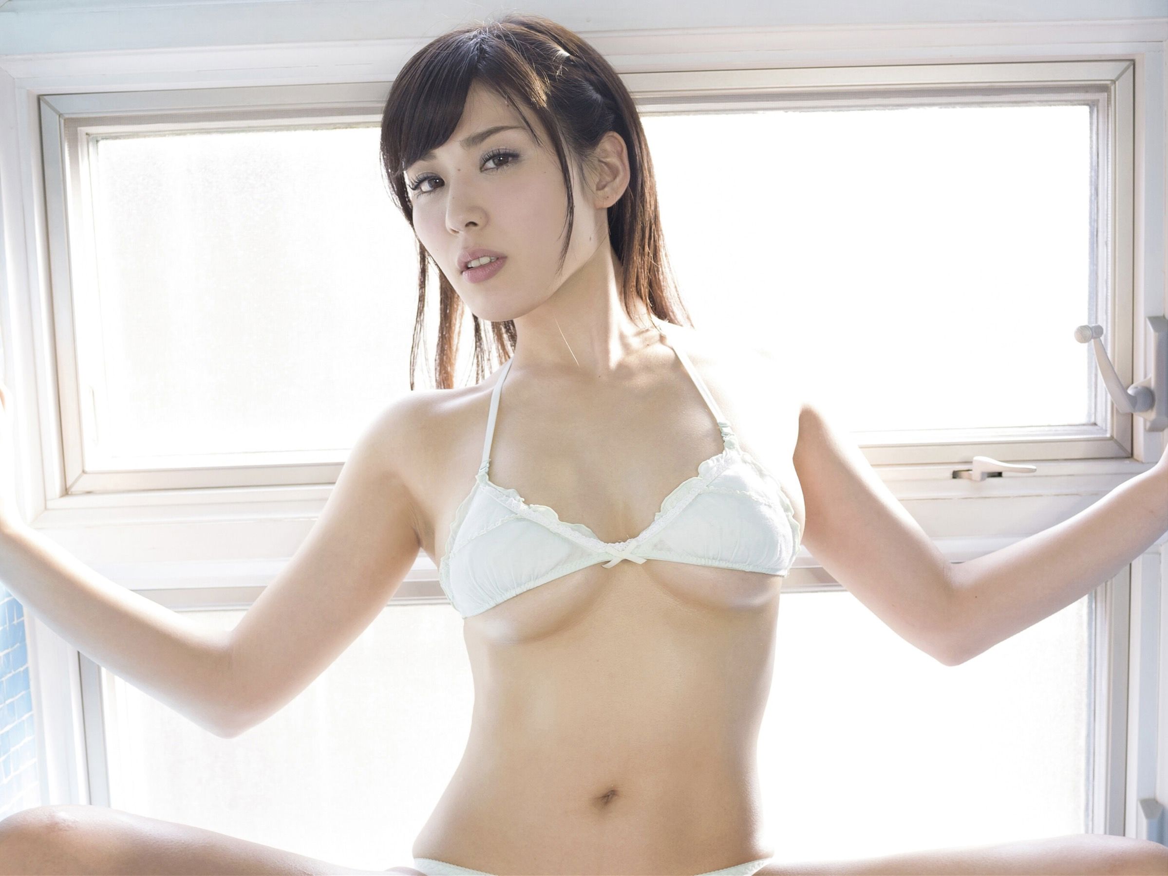 金子智美 - 濡れた美ボディ/(56P)