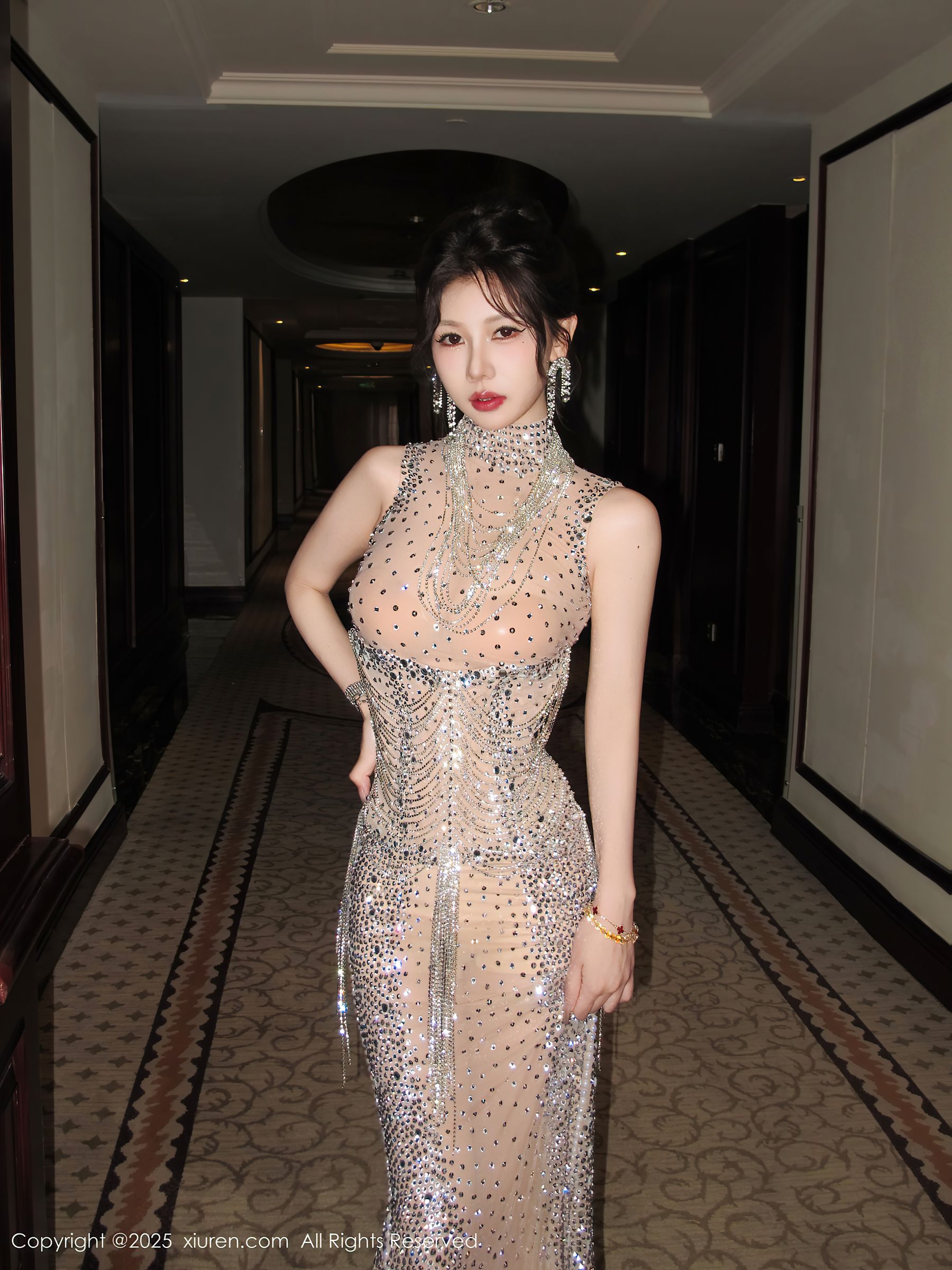 [秀人XiuRen] 2025.09.24 No.10802 尹甜甜sunny/(88P)