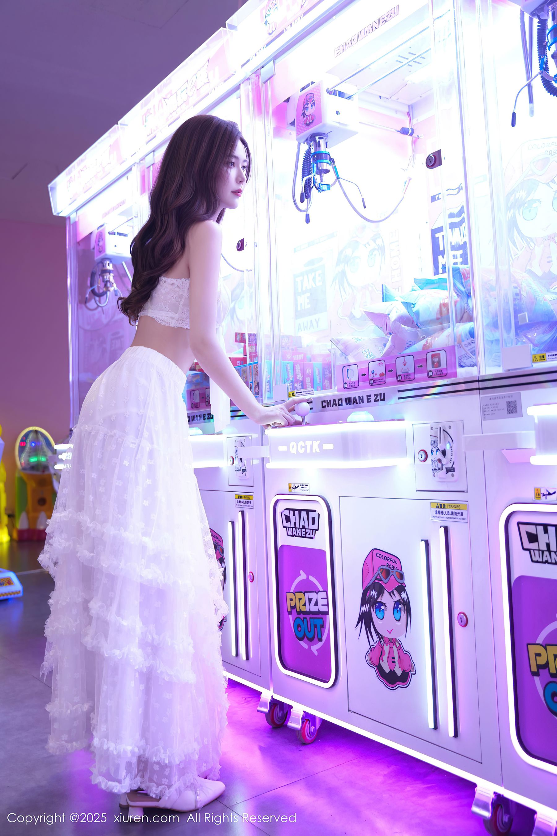 [秀人XiuRen] 2025.09.22 No.10791 拍黄瓜girl/(74P)