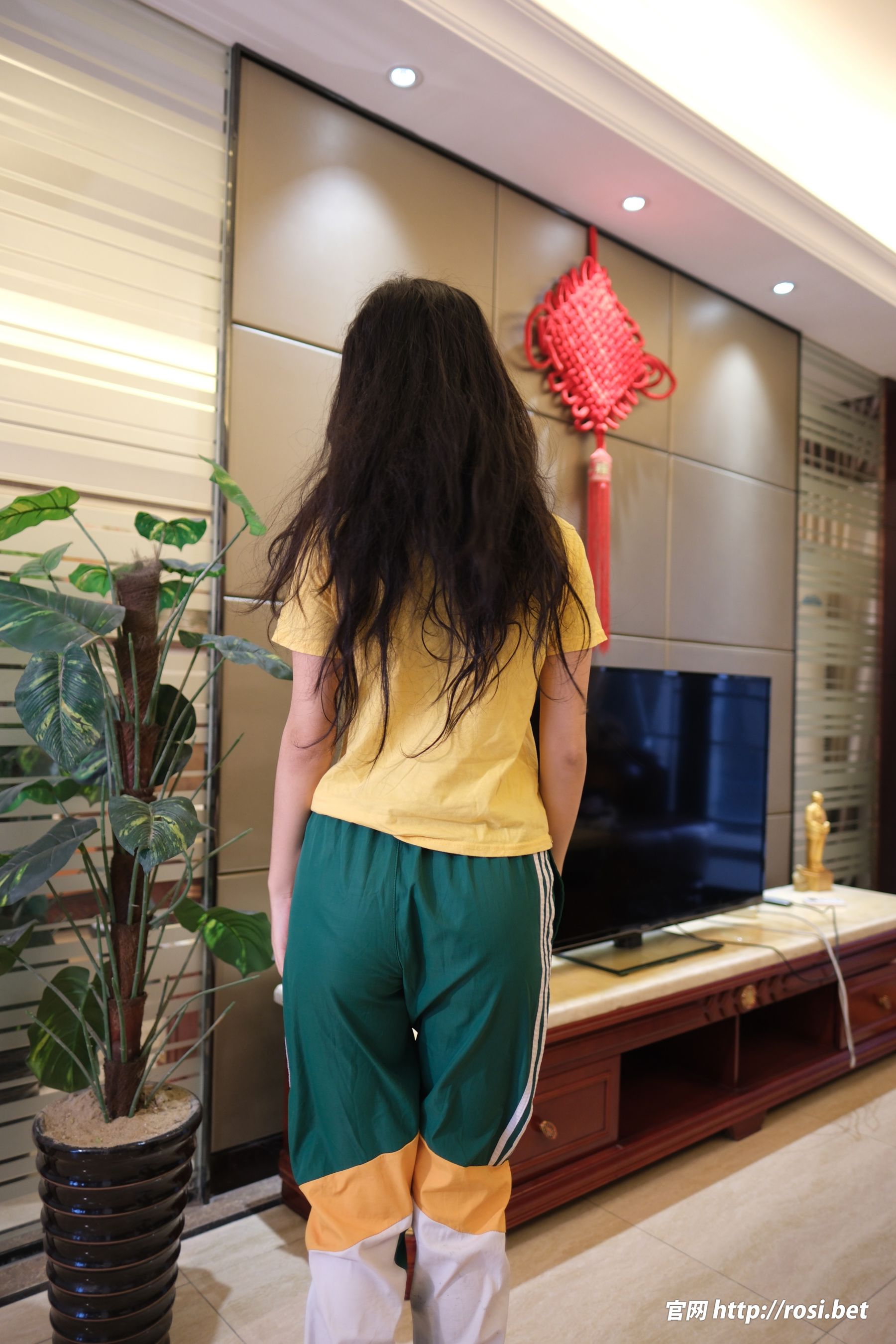 [ROSI写真] 2025.10.25 NO.5073/(76P)