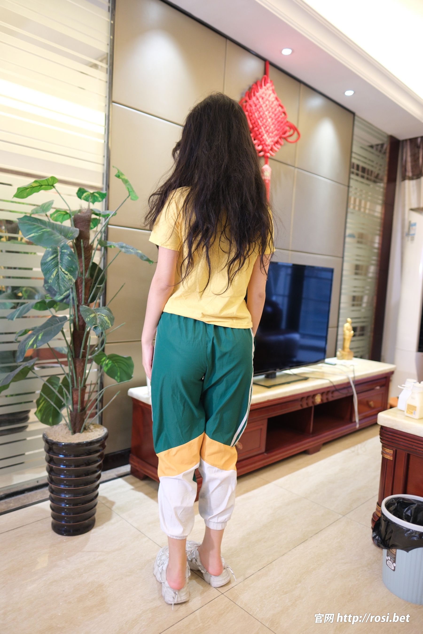 [ROSI写真] 2025.10.25 NO.5073/(76P)