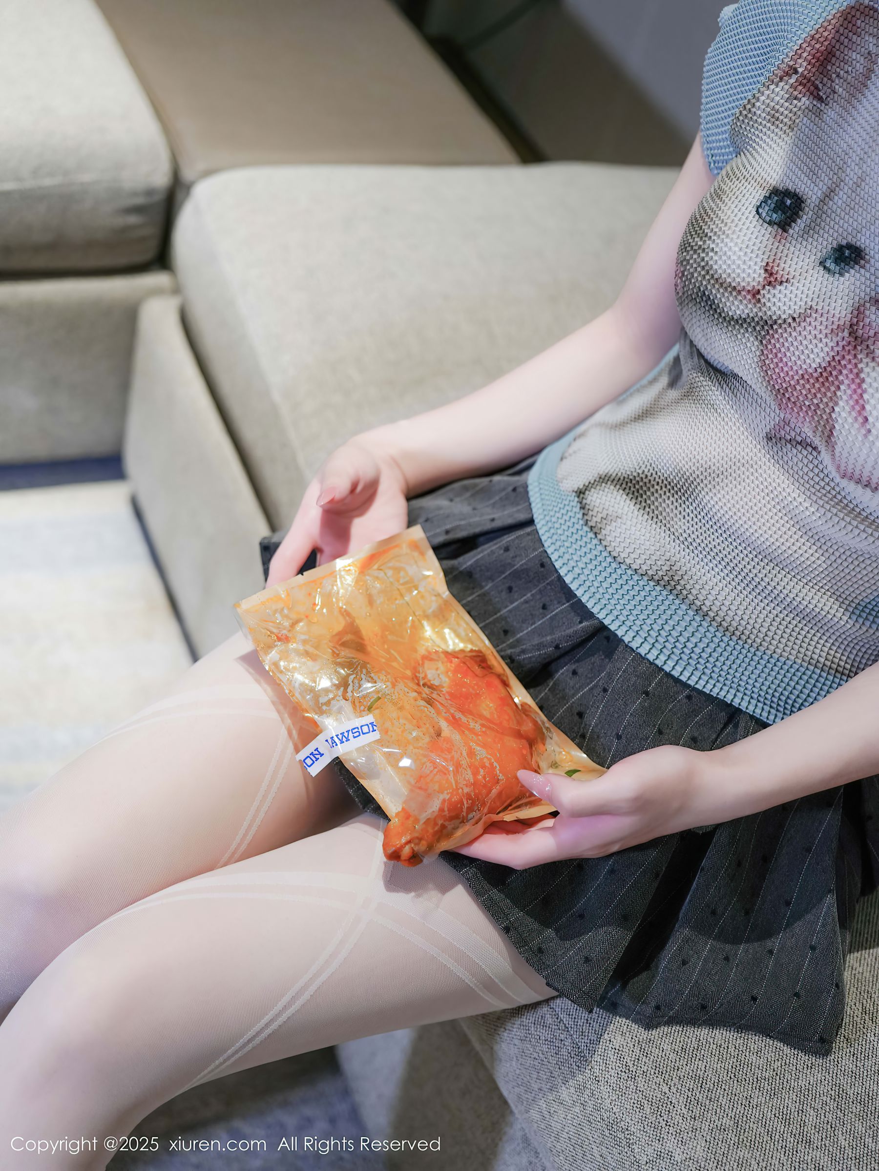 [秀人XiuRen] 2025.09.30 No.10830 汁汁/(70P)