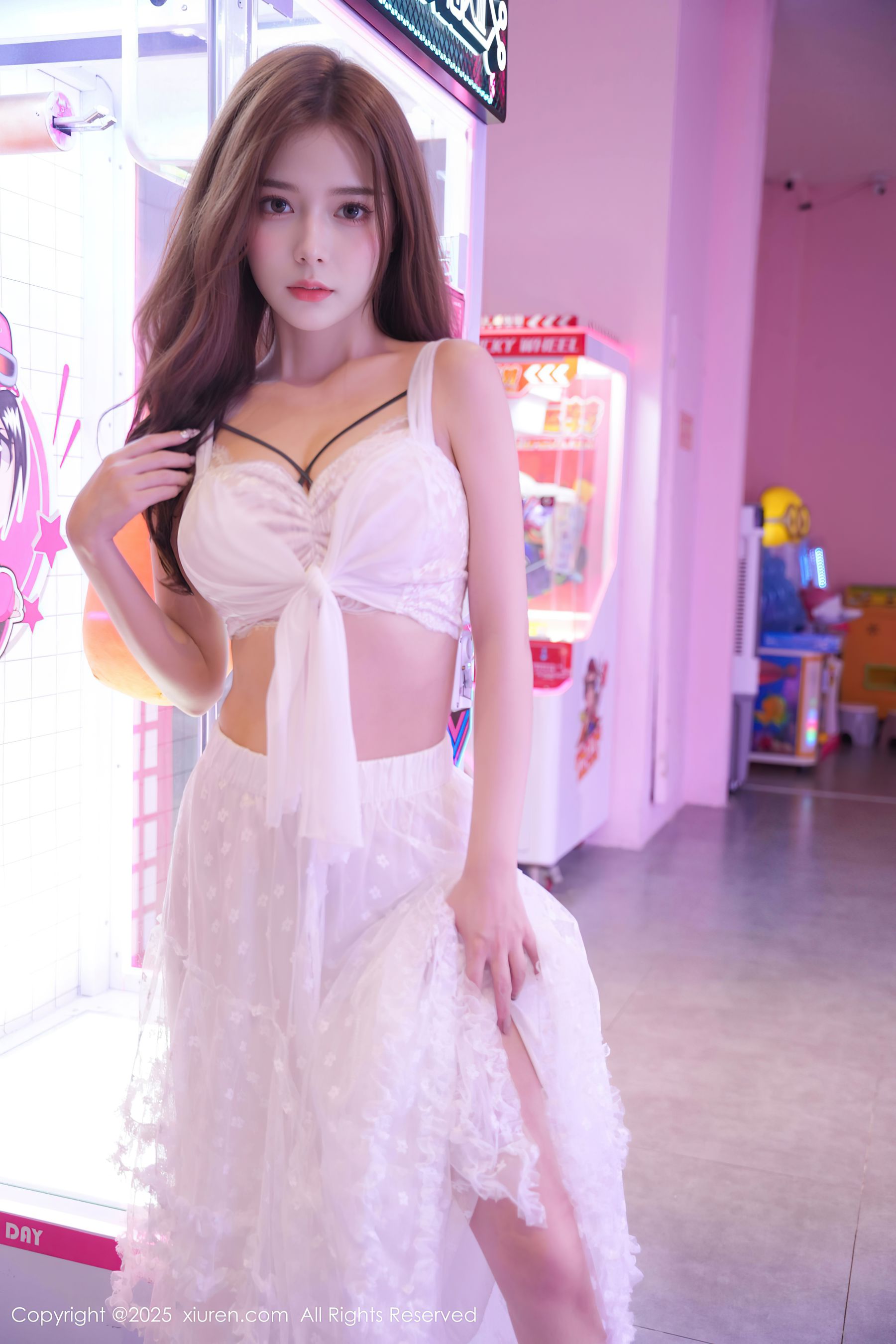 [秀人XiuRen] 2025.09.22 No.10791 拍黄瓜girl/(74P)