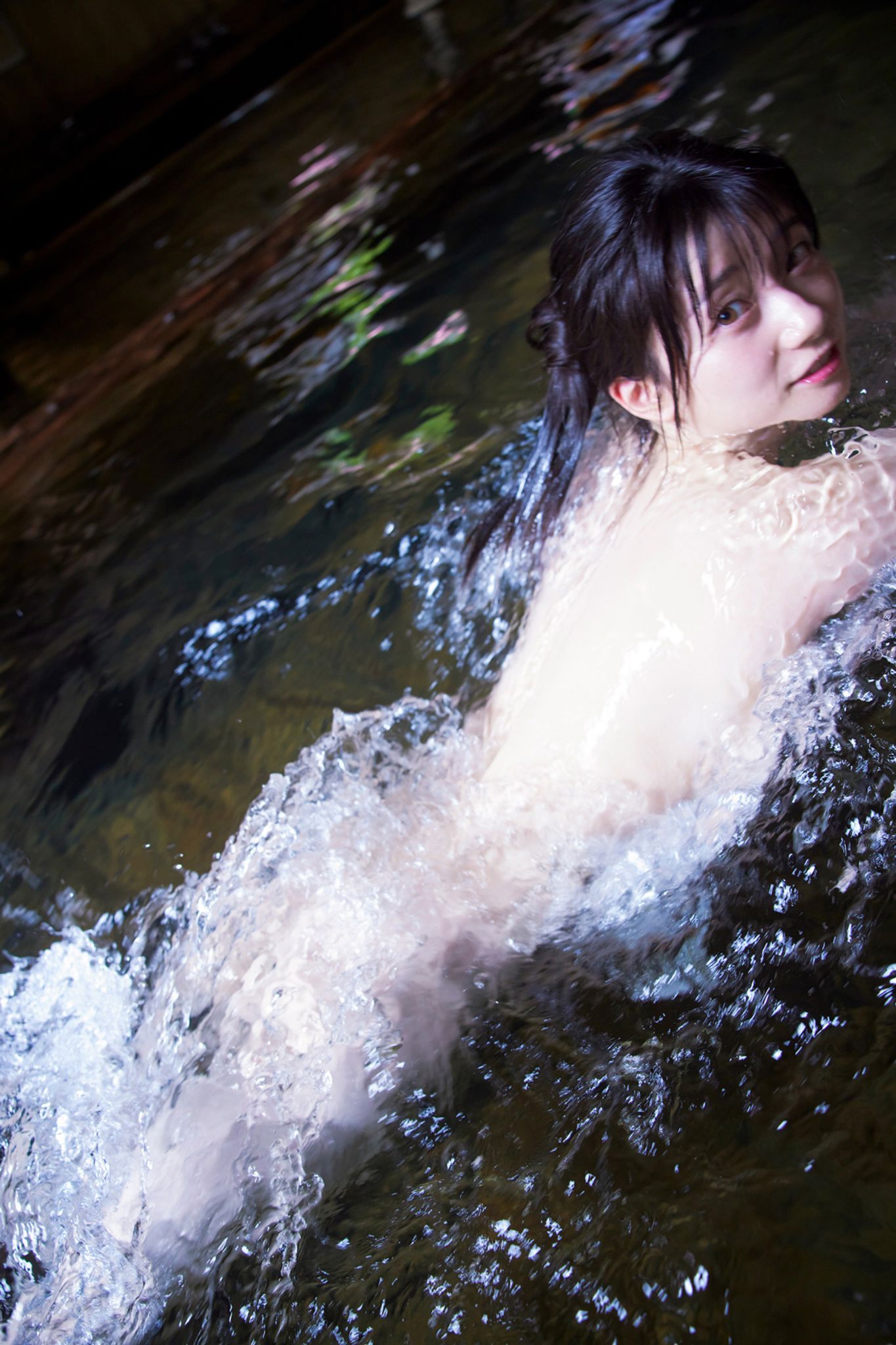 瀬戸環奈 - 温泉逃避行/(67P)