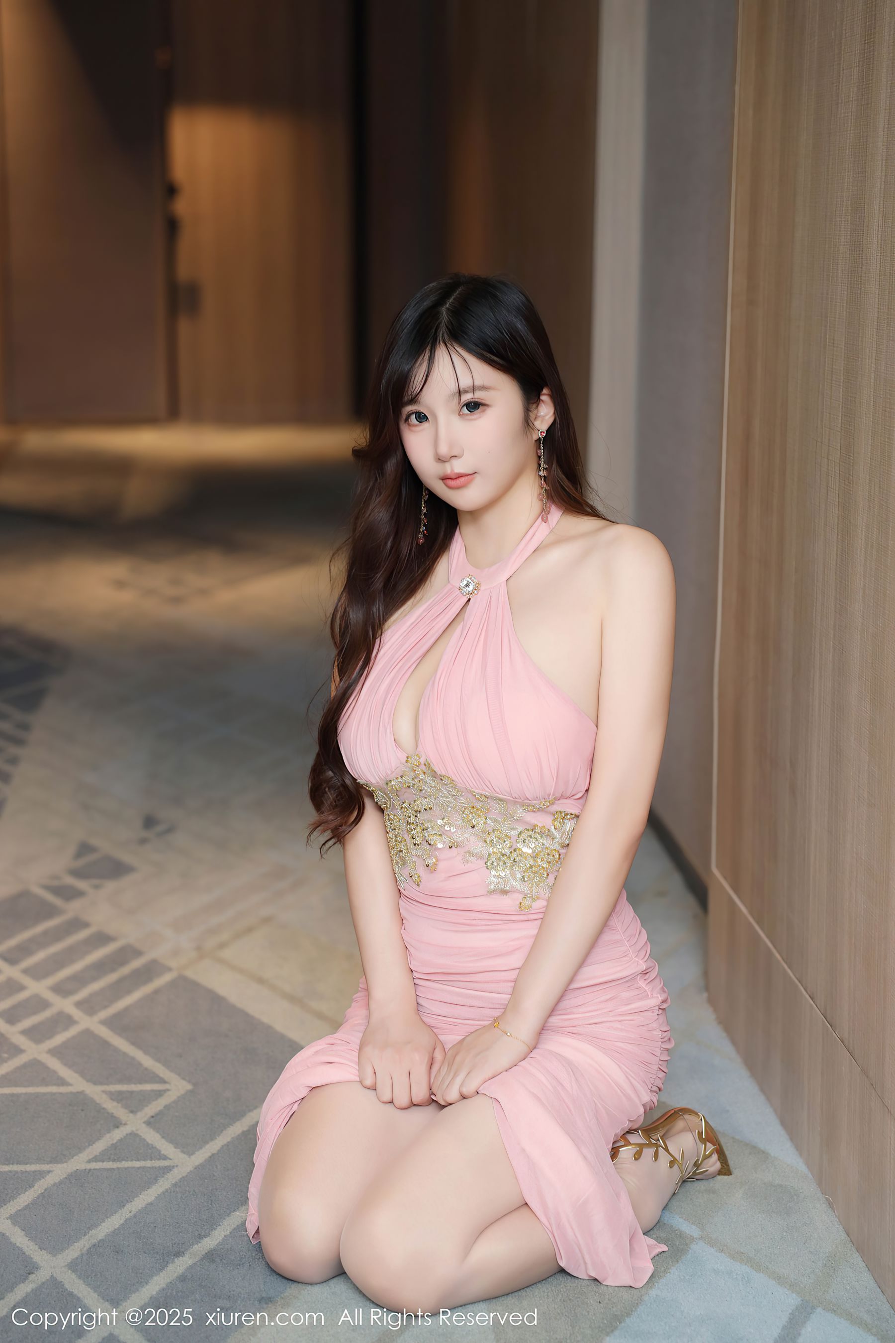 [秀人XiuRen] 2025.09.19 No.10786 小肉肉咪/(62P)