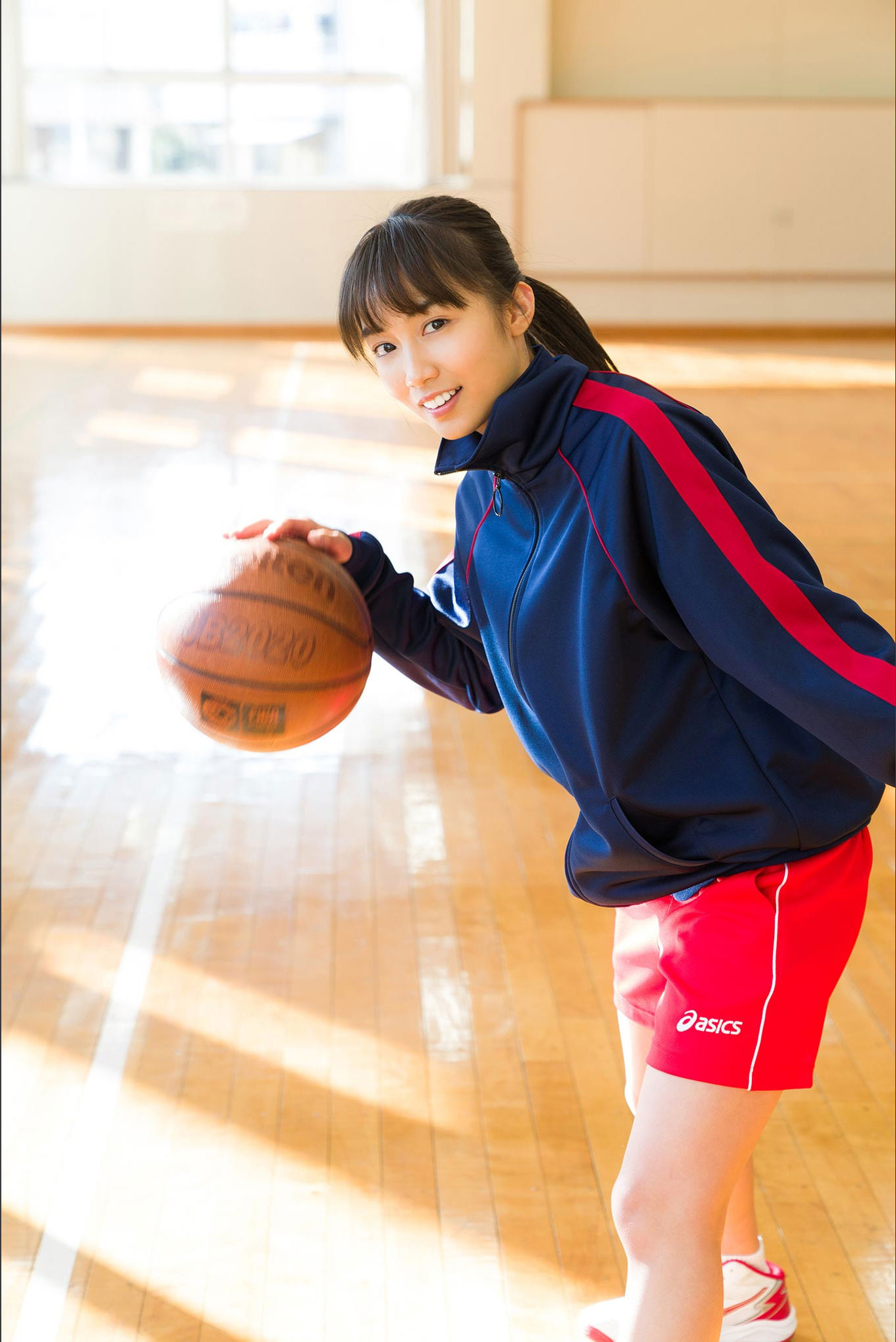 View - 黒木ひかり - 神的美少女 スピサン グラビアフォトブック - 图库库