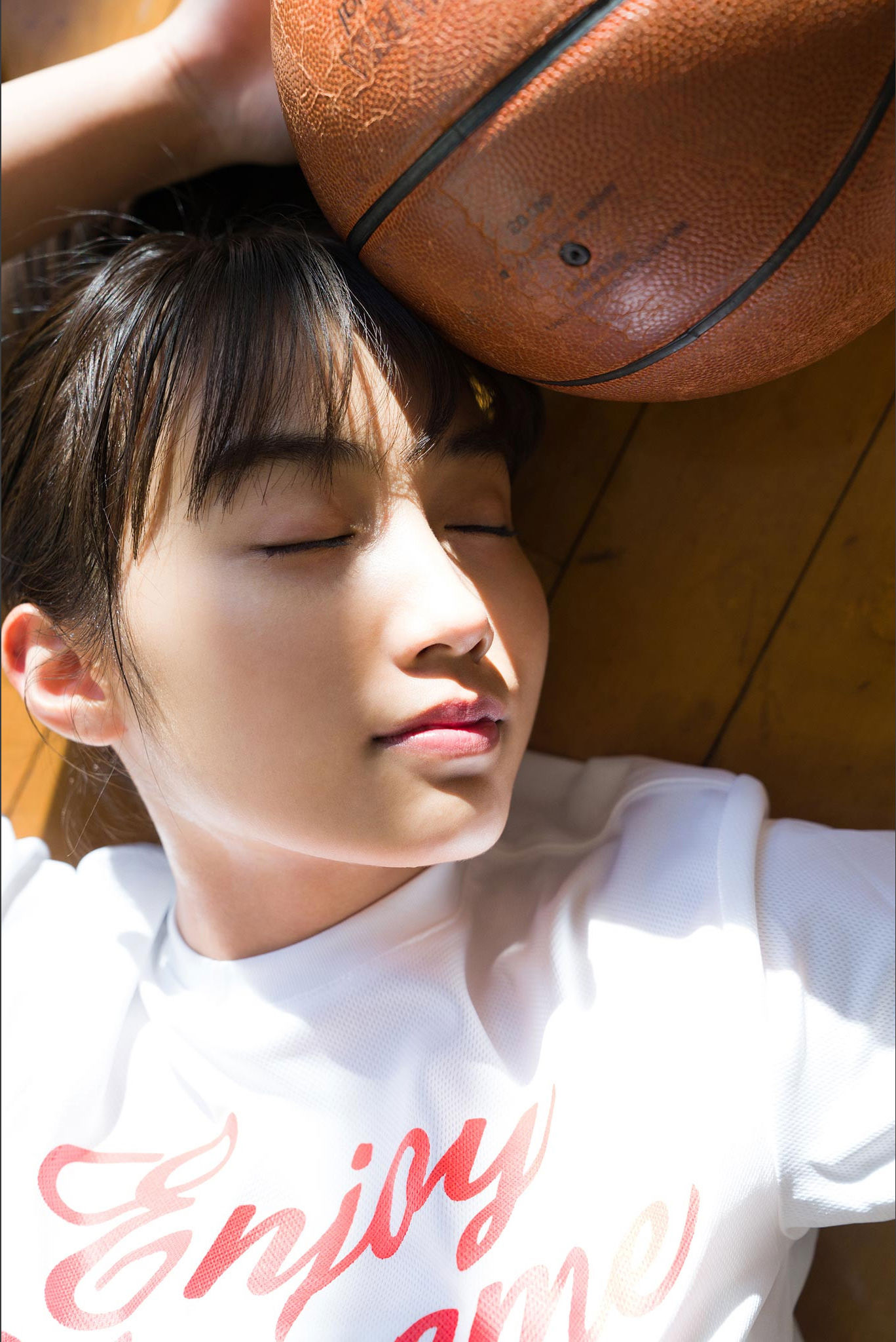 View - 黒木ひかり - 神的美少女 スピサン グラビアフォトブック - 图库库