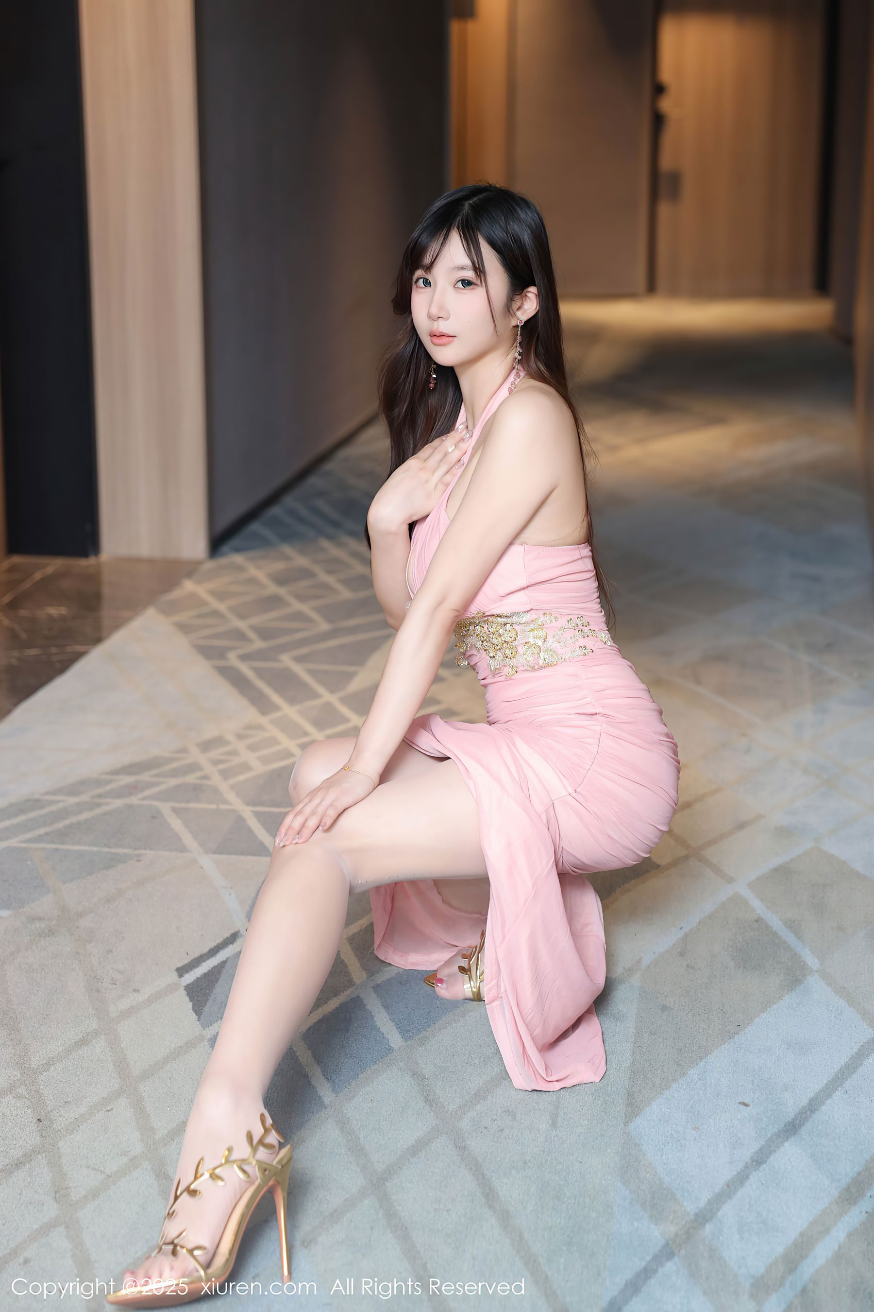 [秀人XiuRen] 2025.09.19 No.10786 小肉肉咪/(62P)