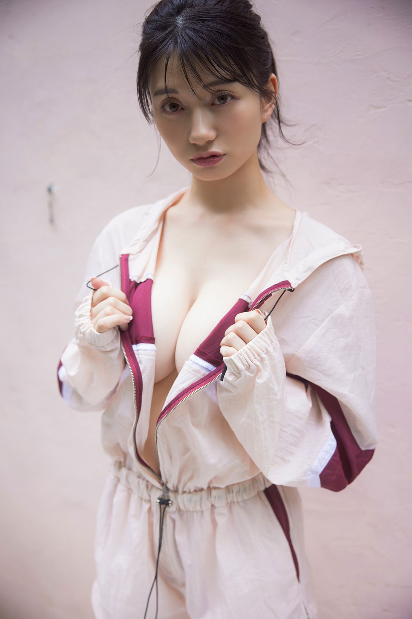 瀬戸環奈 - 温泉逃避行/(67P)