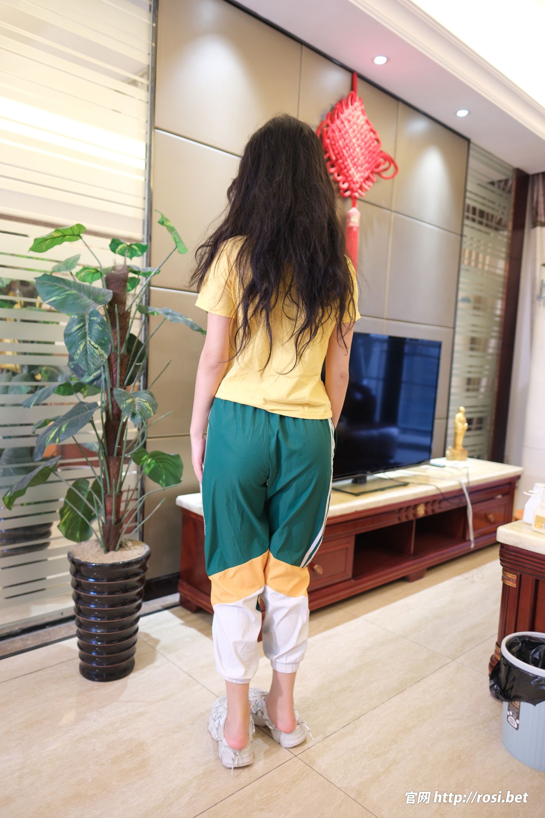 [ROSI写真] 2025.10.25 NO.5073/(76P)