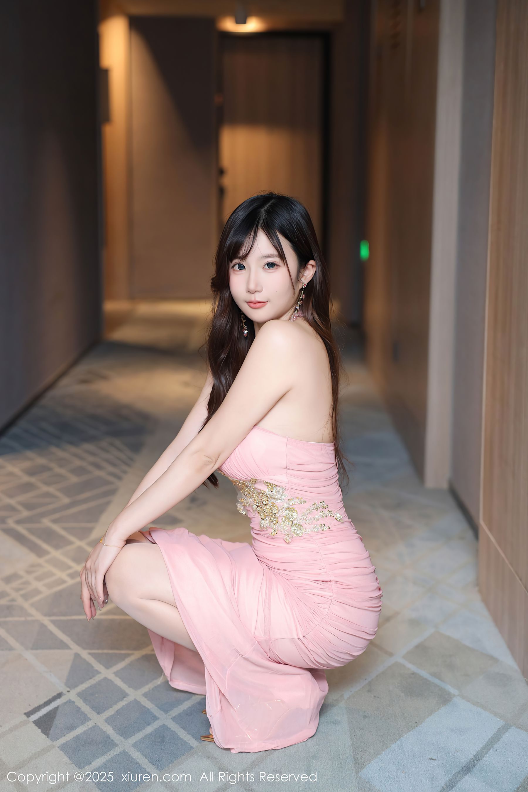 [秀人XiuRen] 2025.09.19 No.10786 小肉肉咪/(62P)