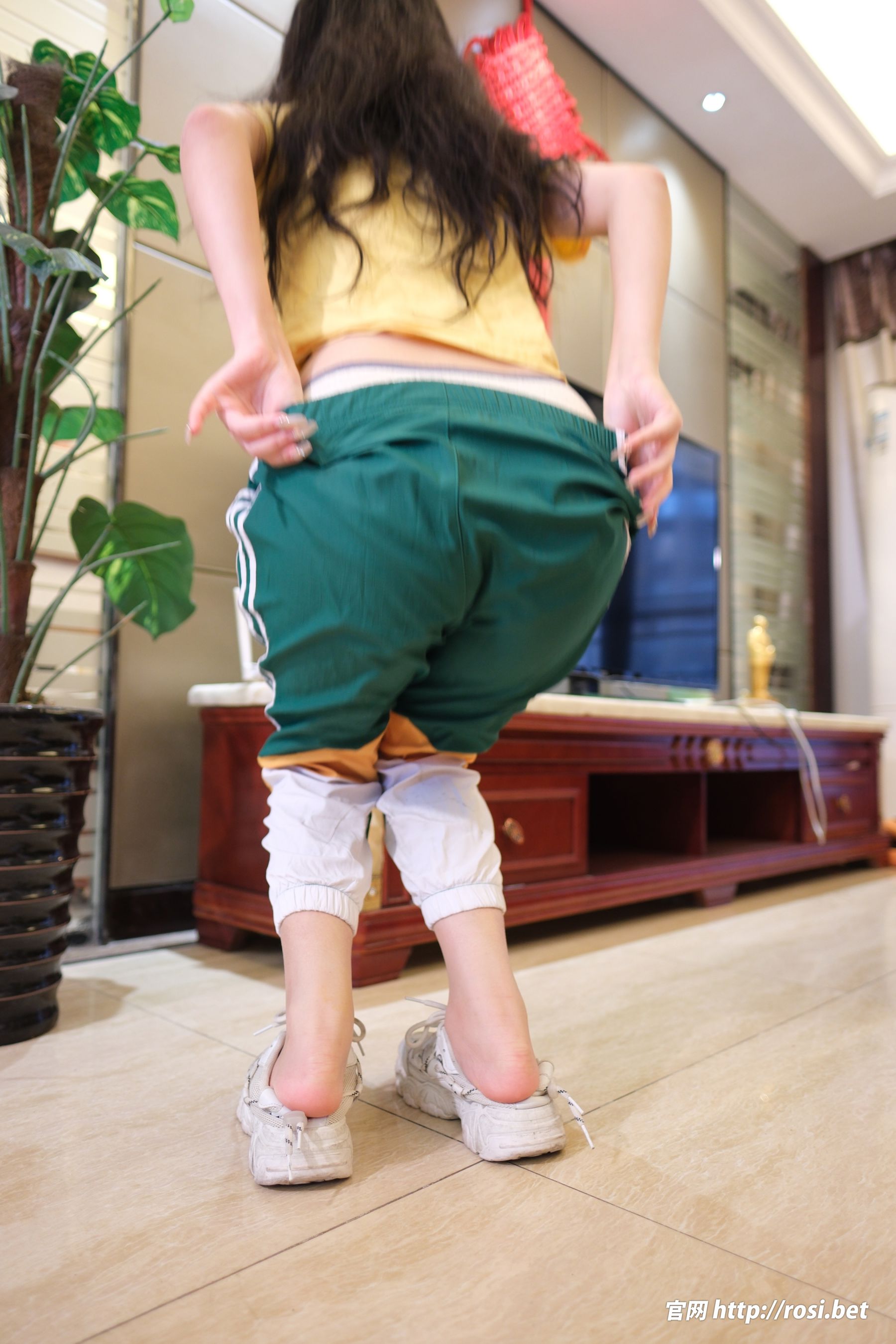 [ROSI写真] 2025.10.25 NO.5073/(76P)