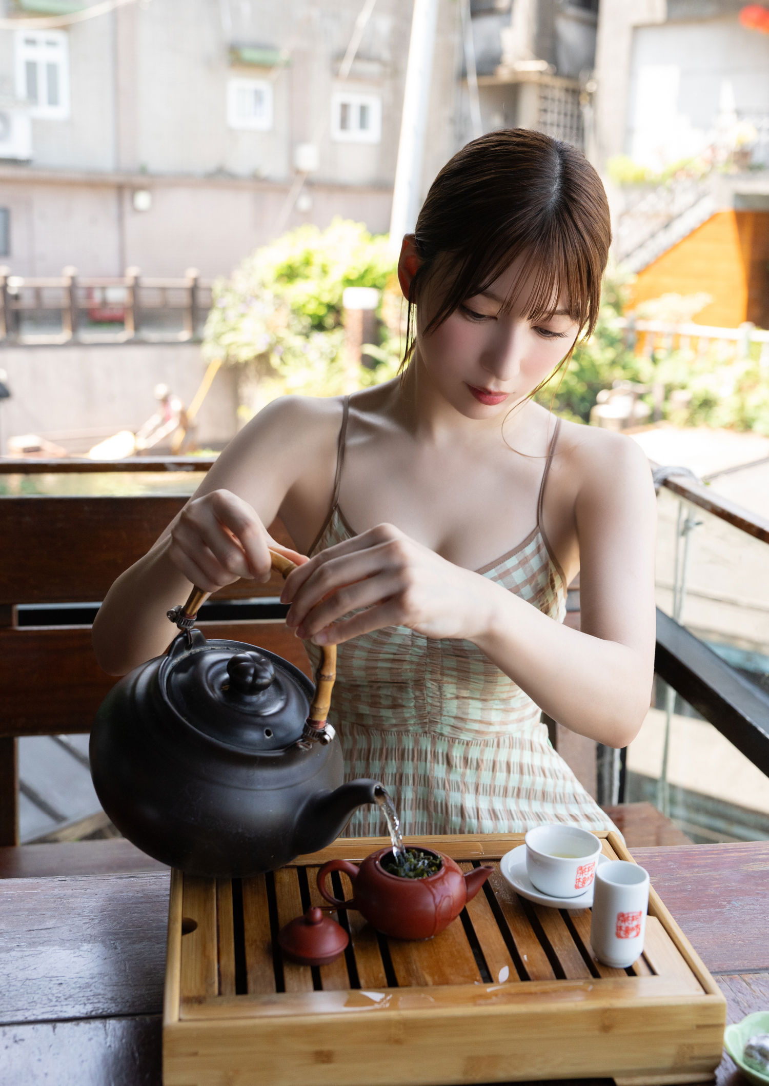 雪平莉左 - さわがしくても、きっと振り返る/(55P)