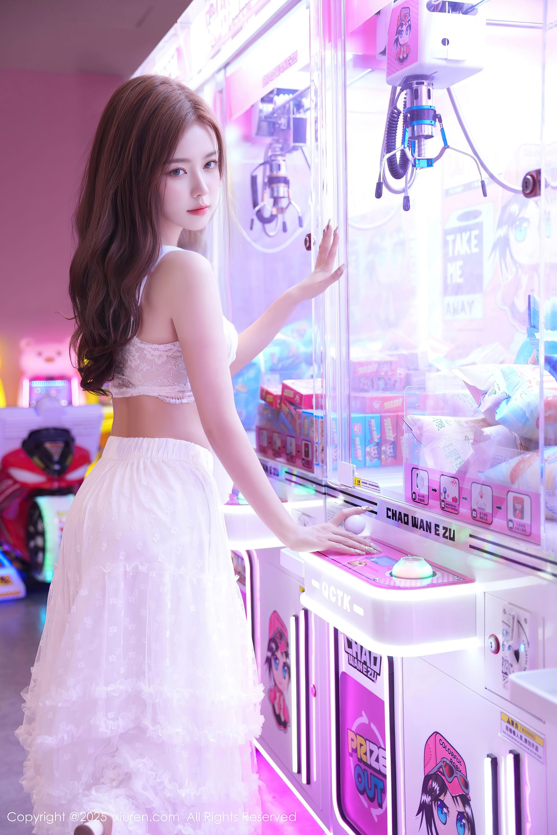 [秀人XiuRen] 2025.09.22 No.10791 拍黄瓜girl/(74P)