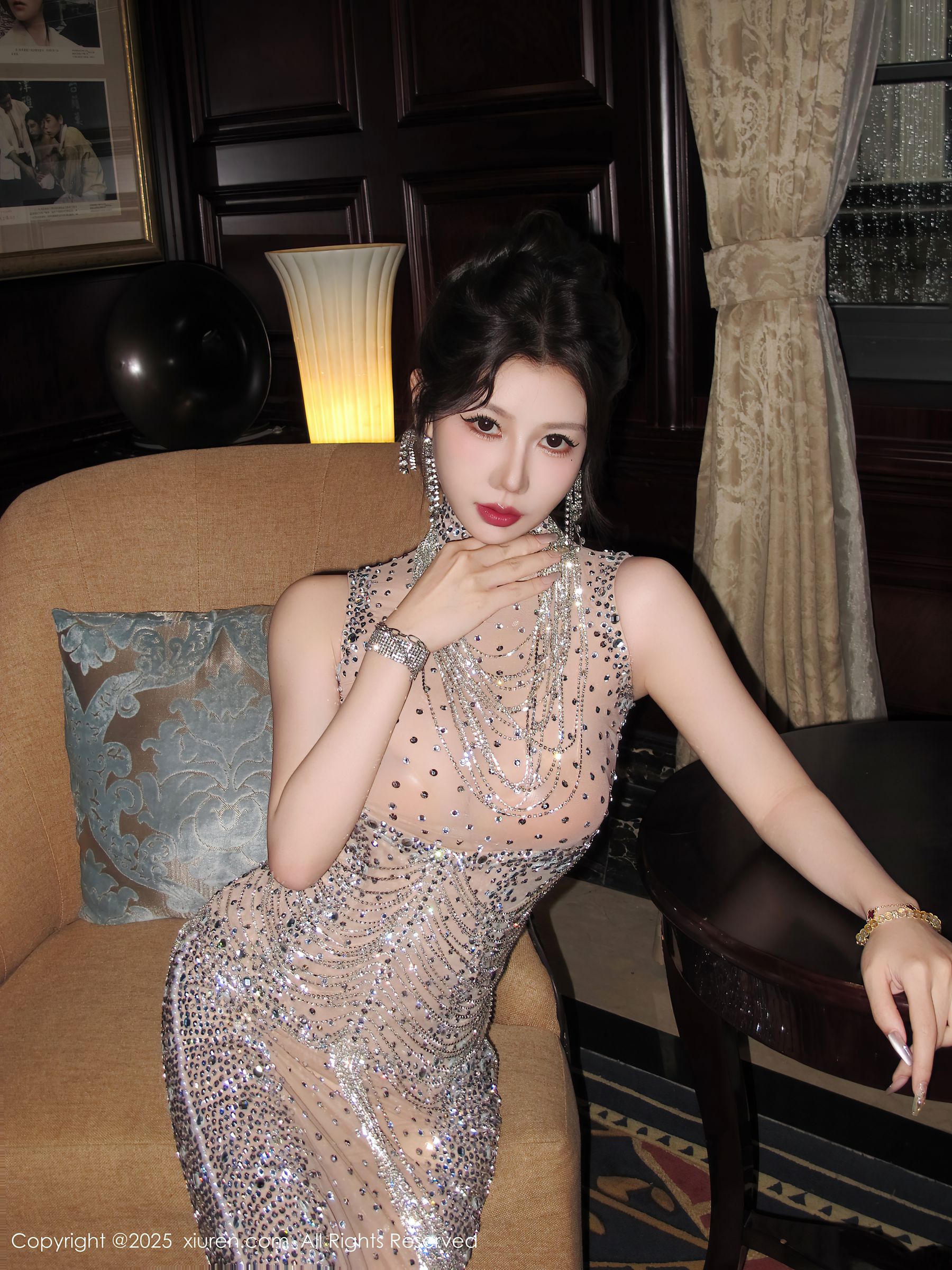 [秀人XiuRen] 2025.09.24 No.10802 尹甜甜sunny/(88P)