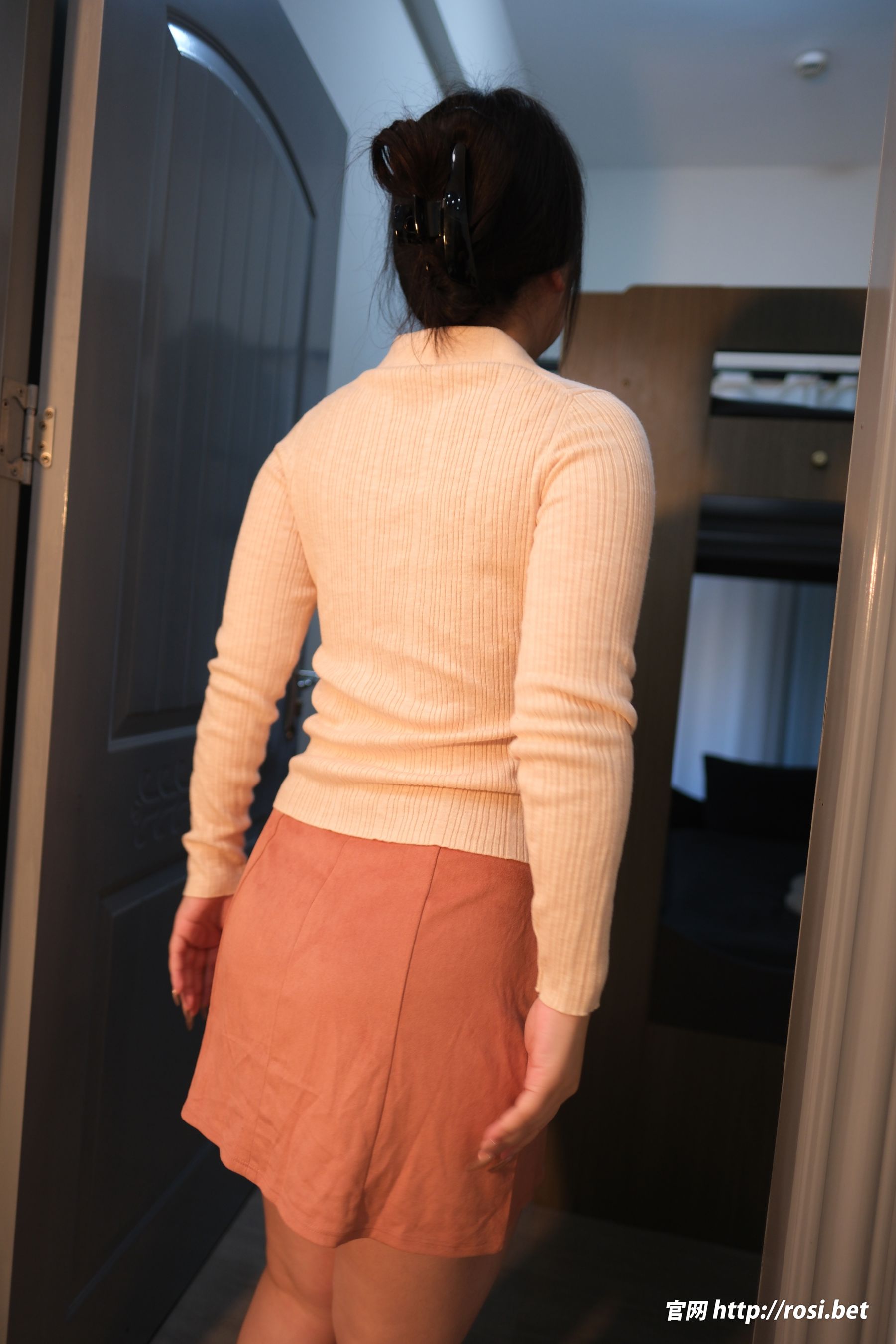 [ROSI写真] 2025.10.23 NO.5071/(85P)