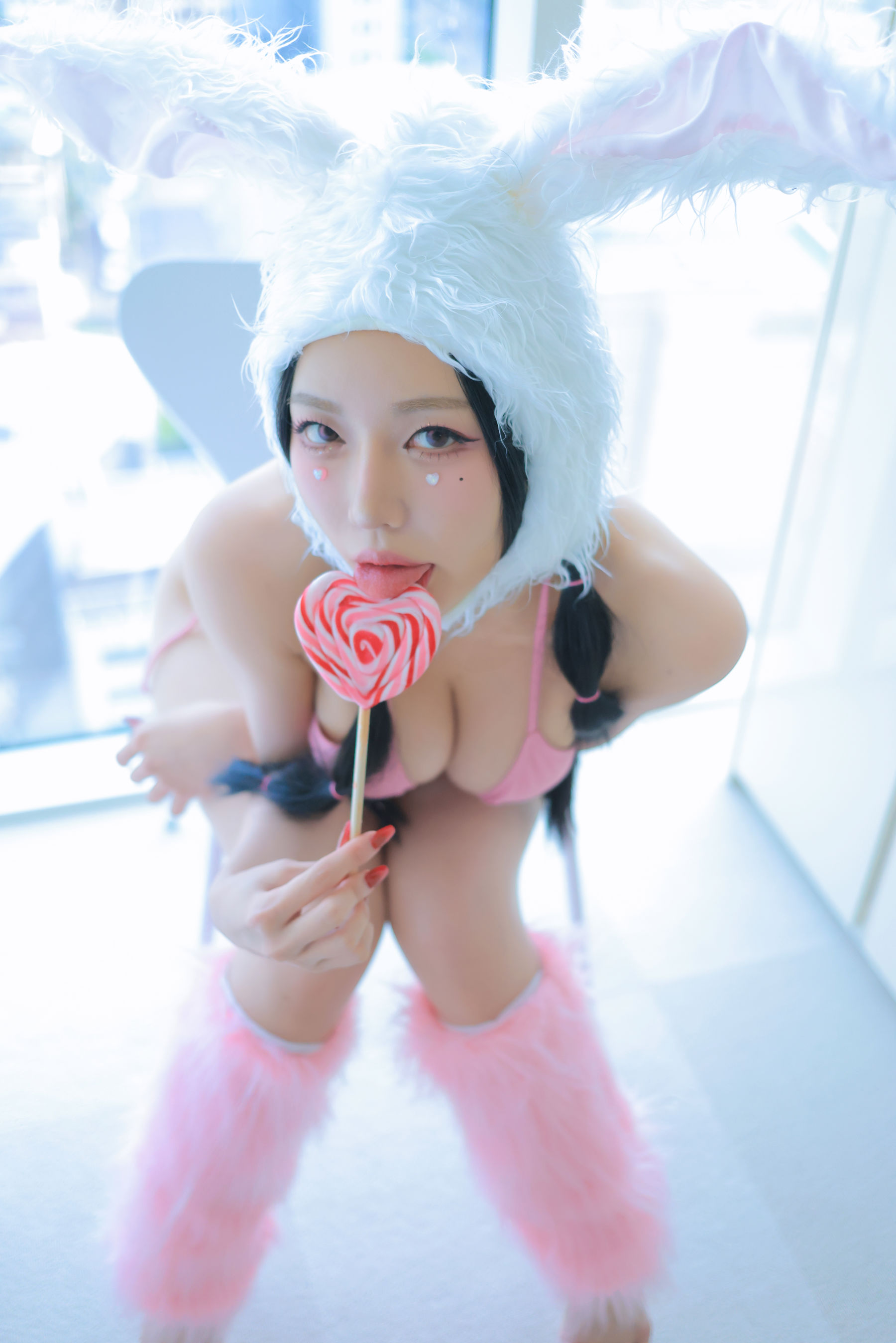 Dongeuran - Naked Bunny/(210P)