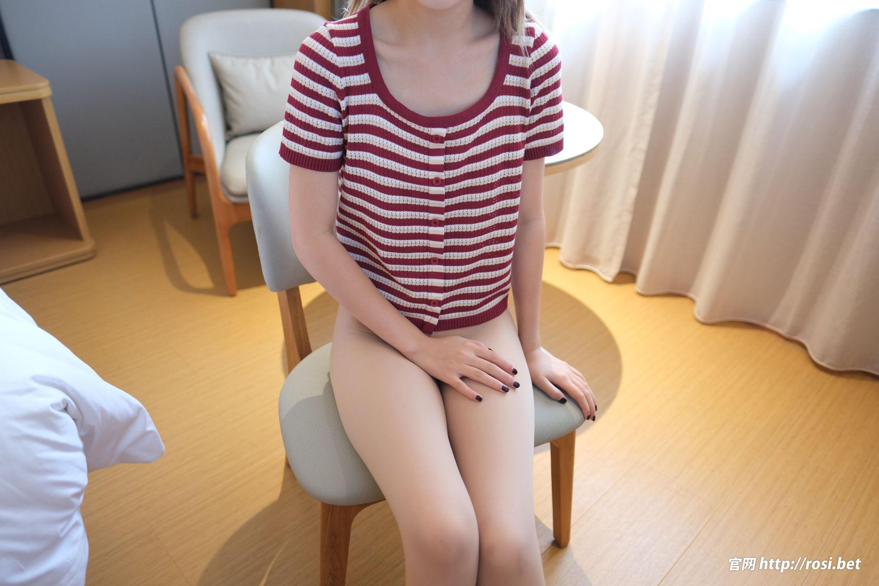 [ROSI写真] 2025.10.24 NO.5072/(76P)