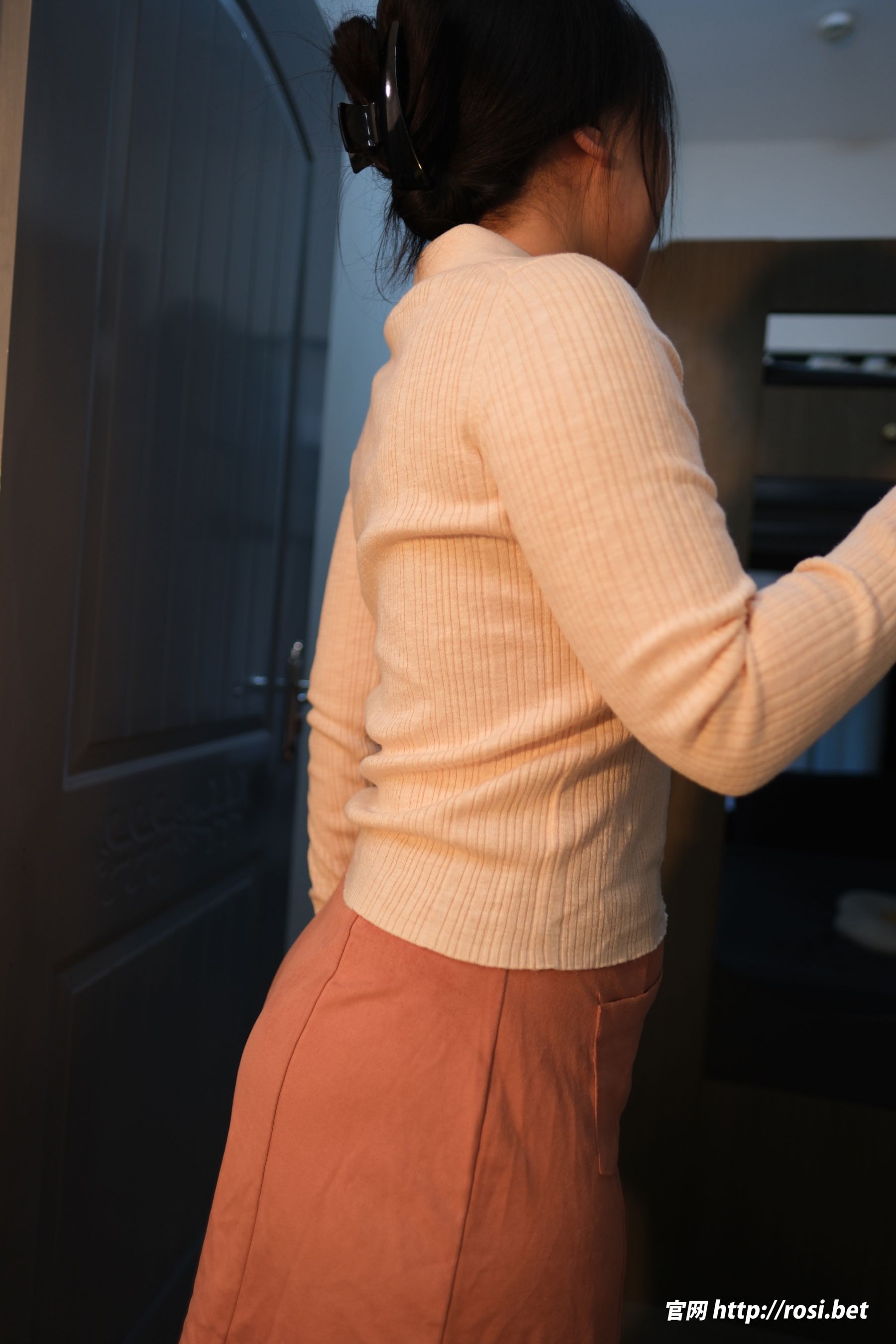 [ROSI写真] 2025.10.23 NO.5071/(85P)