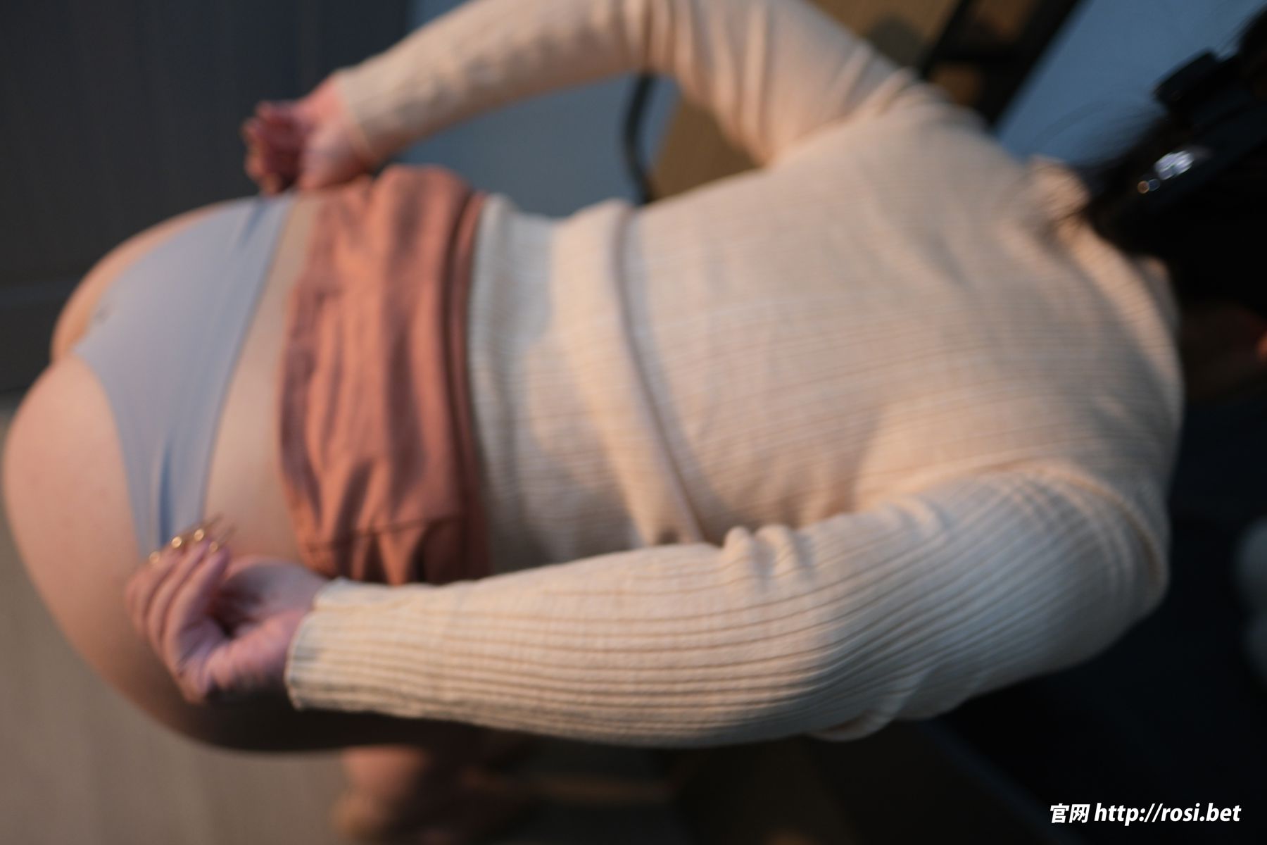 [ROSI写真] 2025.10.23 NO.5071/(85P)