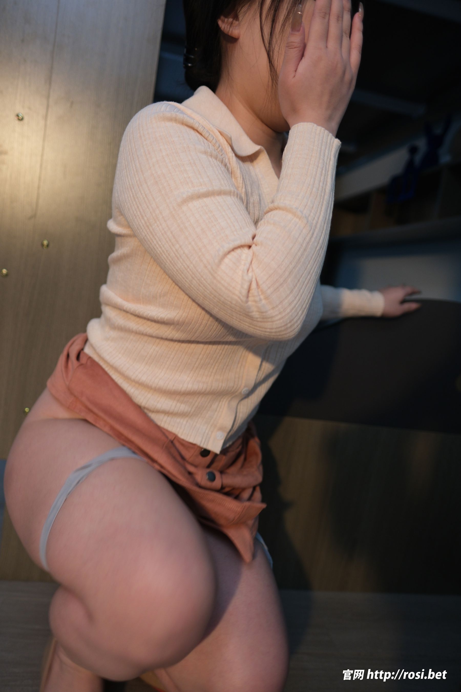 [ROSI写真] 2025.10.23 NO.5071/(85P)