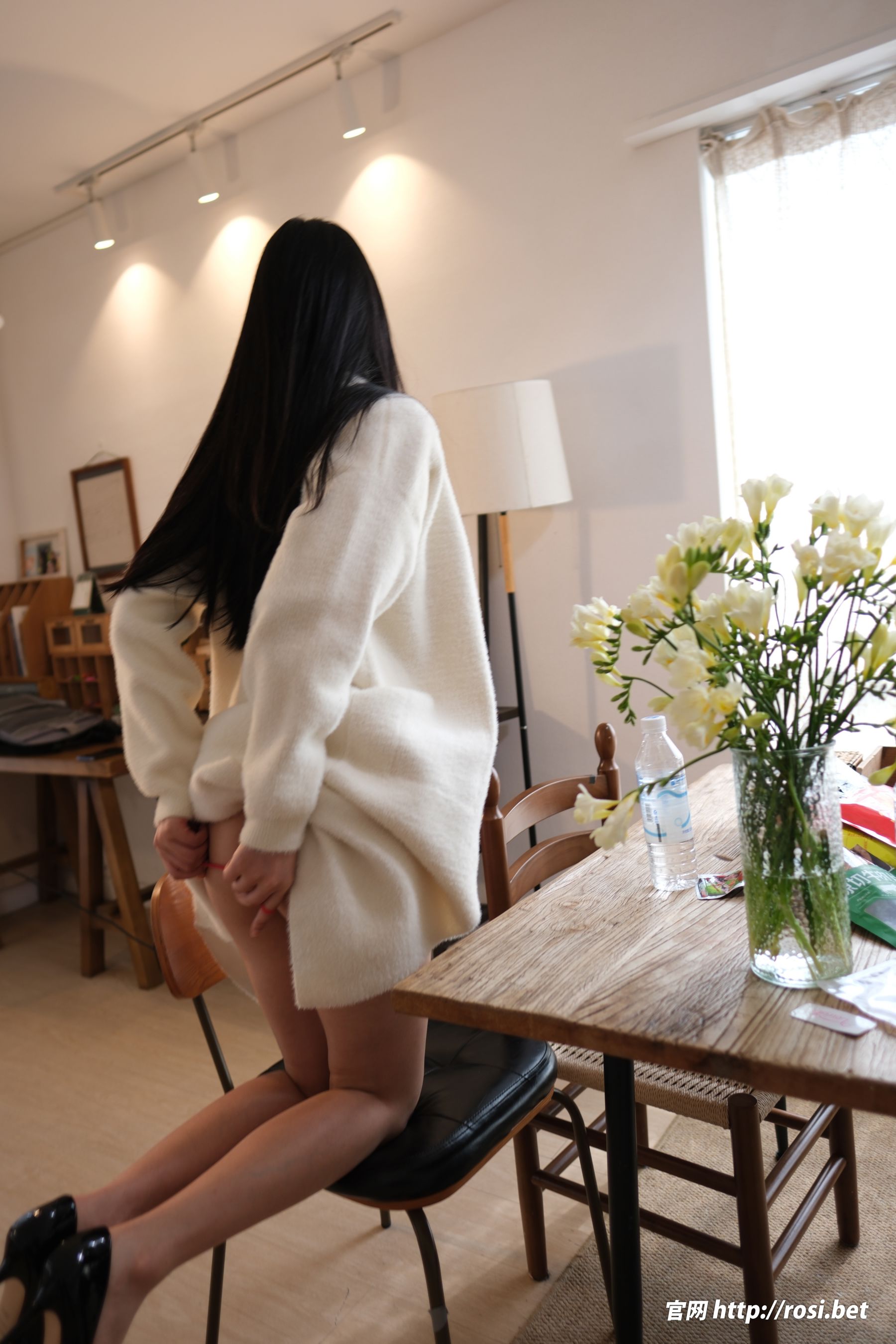 [ROSI写真] 2025.10.06 NO.5054/(65P)