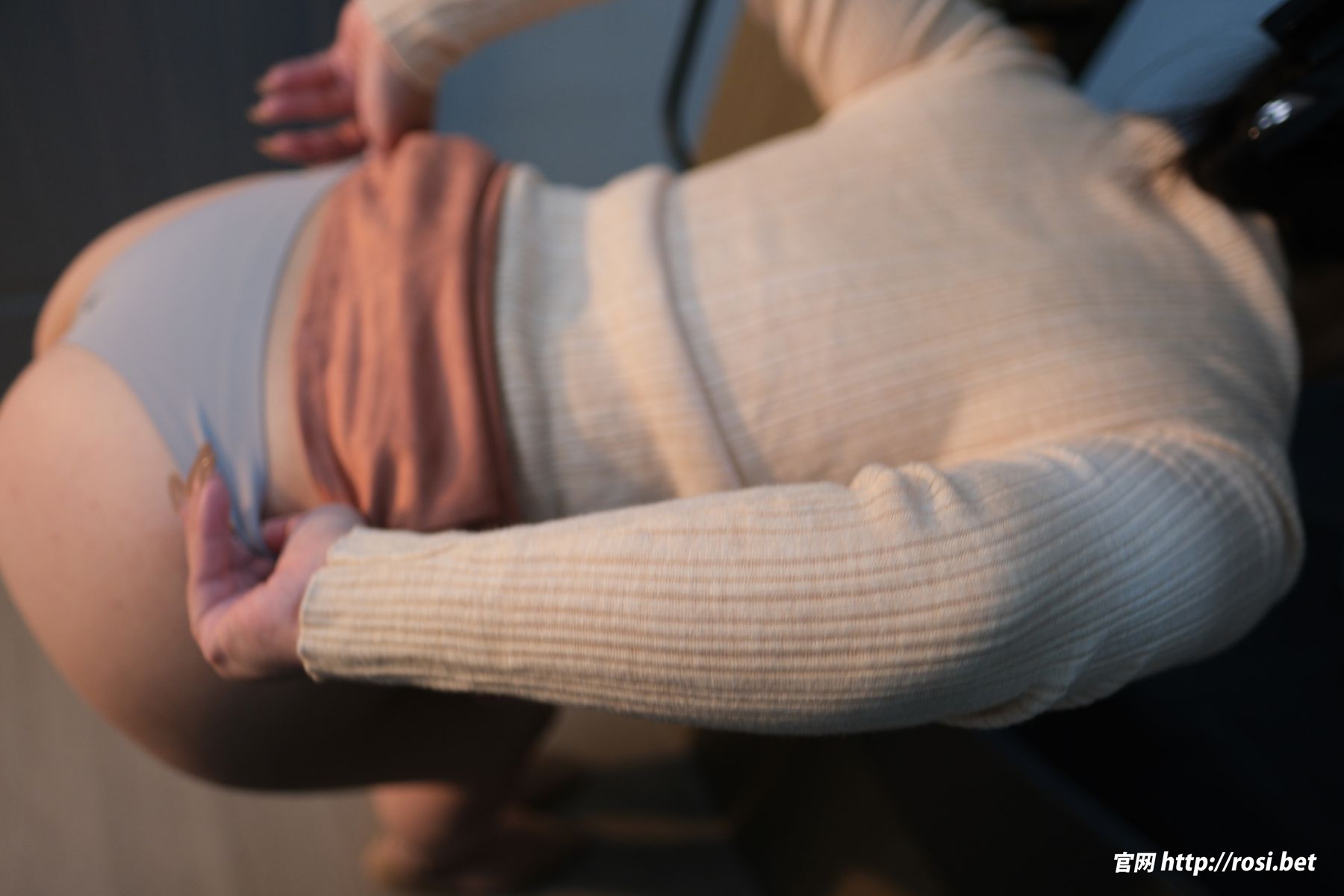 [ROSI写真] 2025.10.23 NO.5071/(85P)