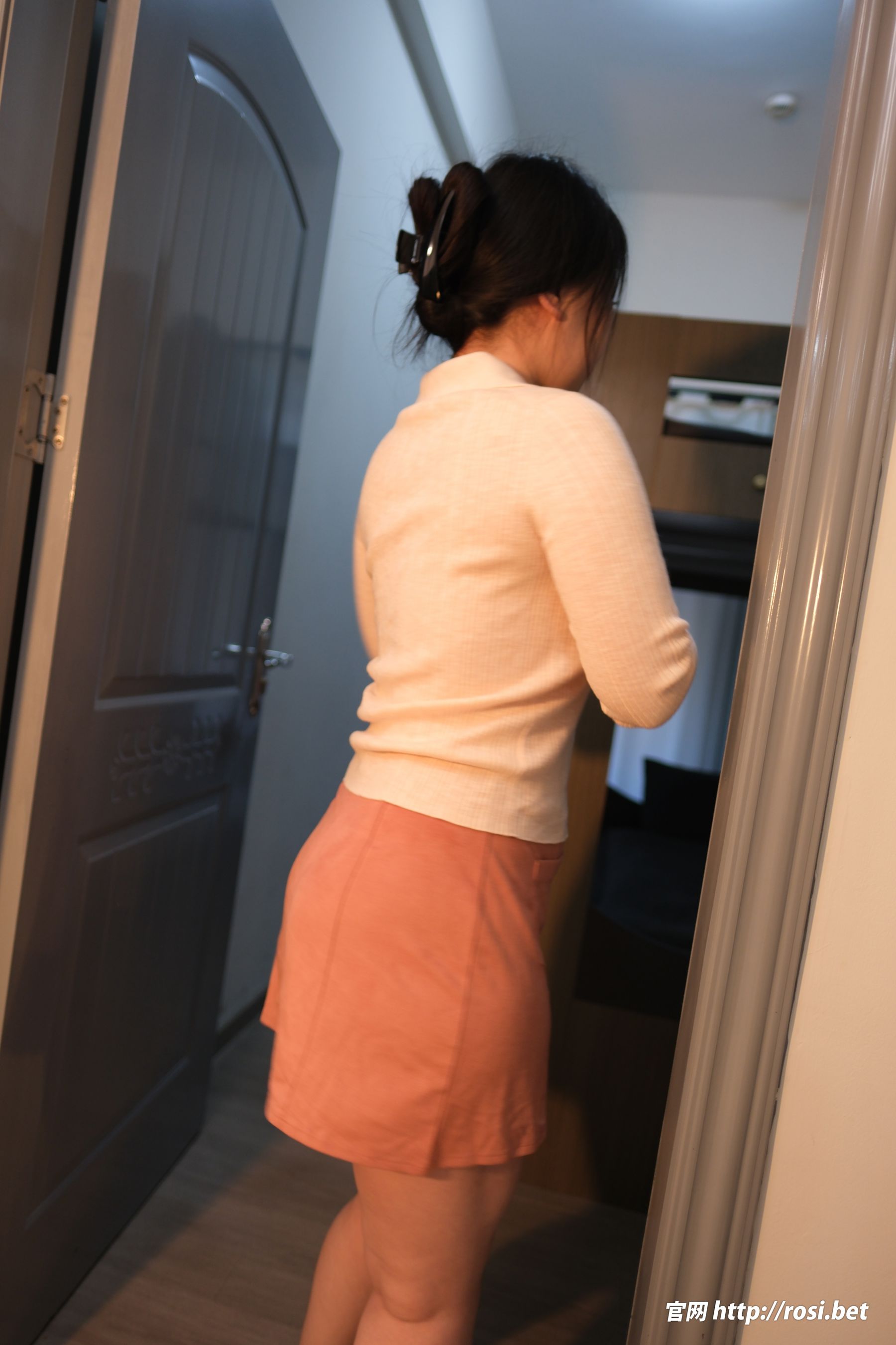 [ROSI写真] 2025.10.23 NO.5071/(85P)