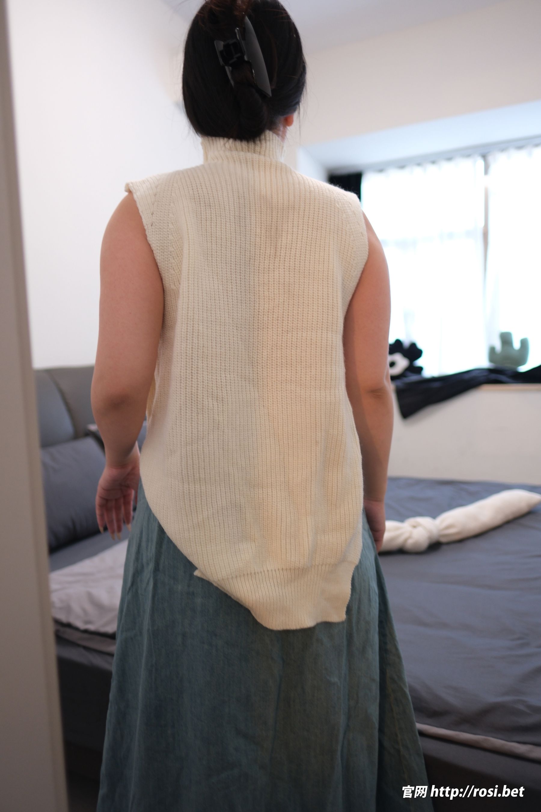 [ROSI写真] 2025.10.13 NO.5061/(161P)