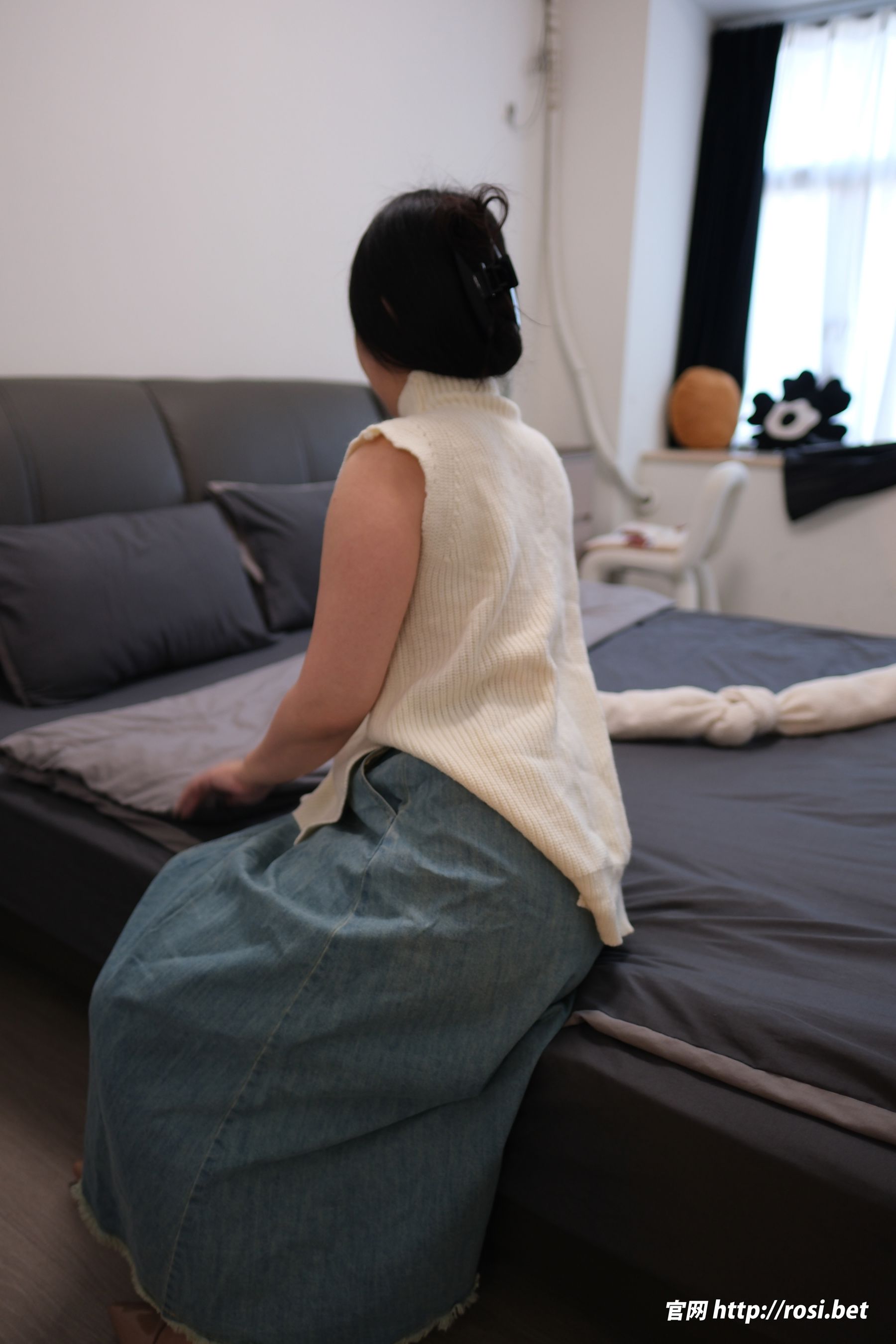 [ROSI写真] 2025.10.13 NO.5061/(161P)