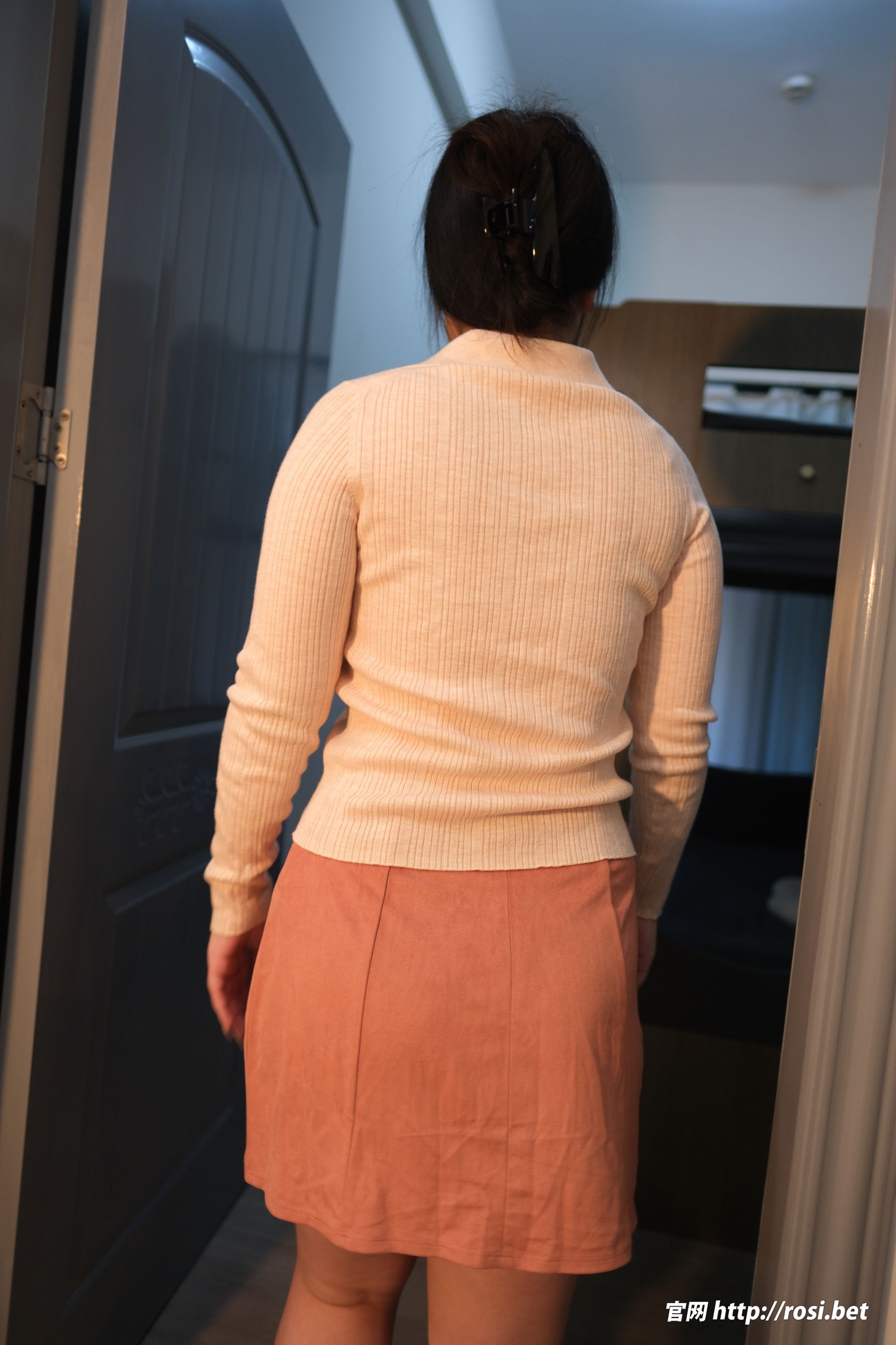 [ROSI写真] 2025.10.23 NO.5071/(85P)