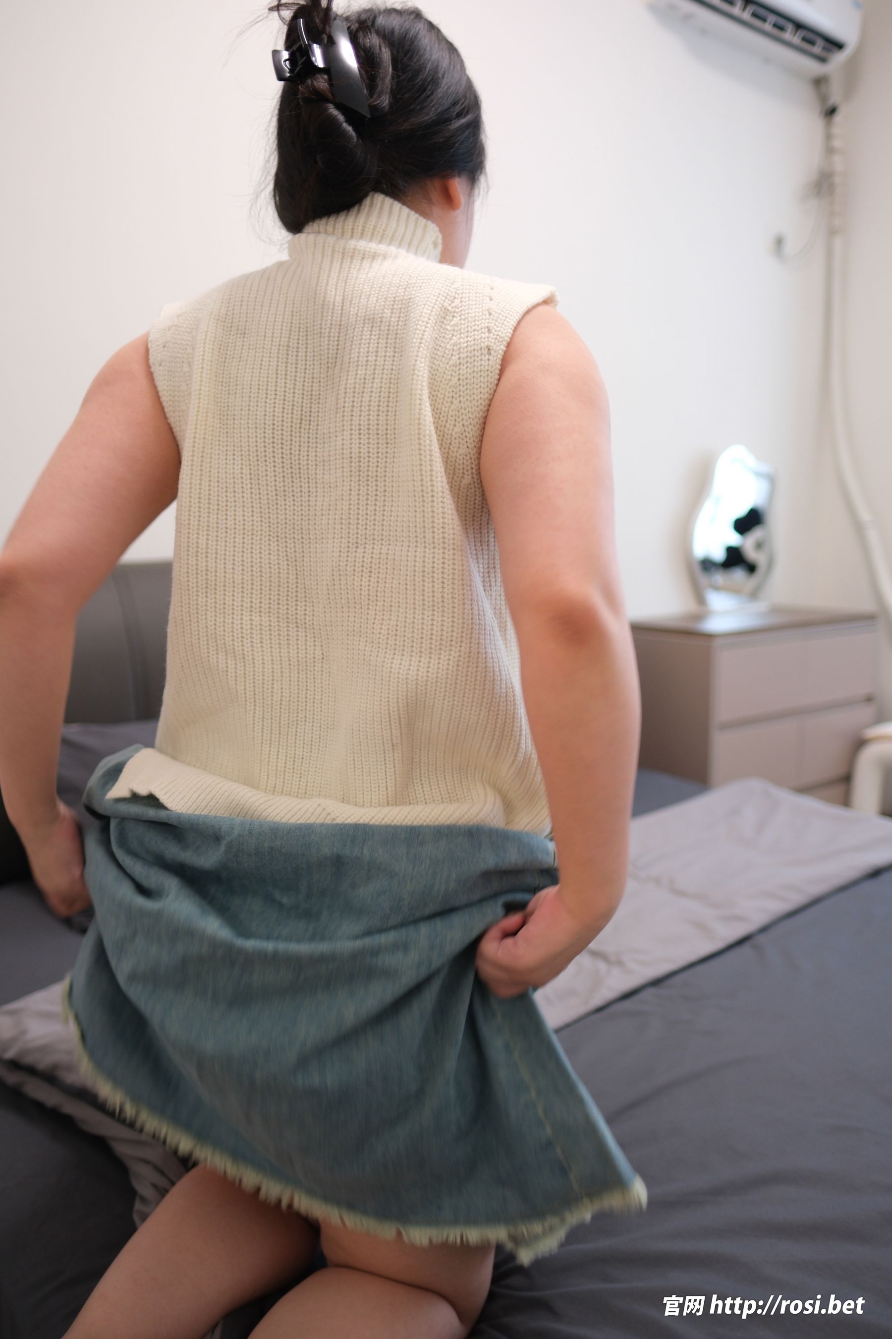 [ROSI写真] 2025.10.13 NO.5061/(161P)