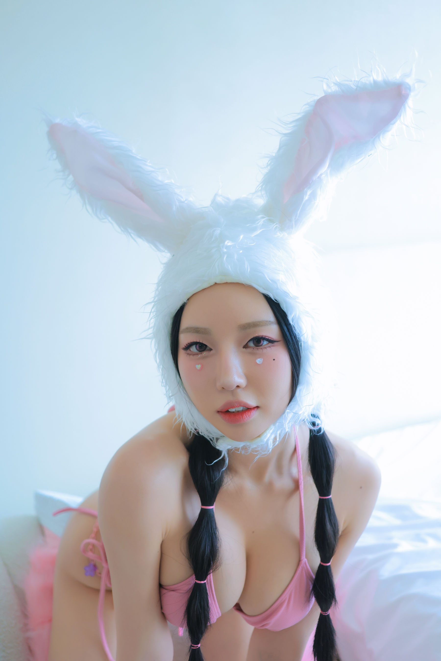 Dongeuran - Naked Bunny/(210P)